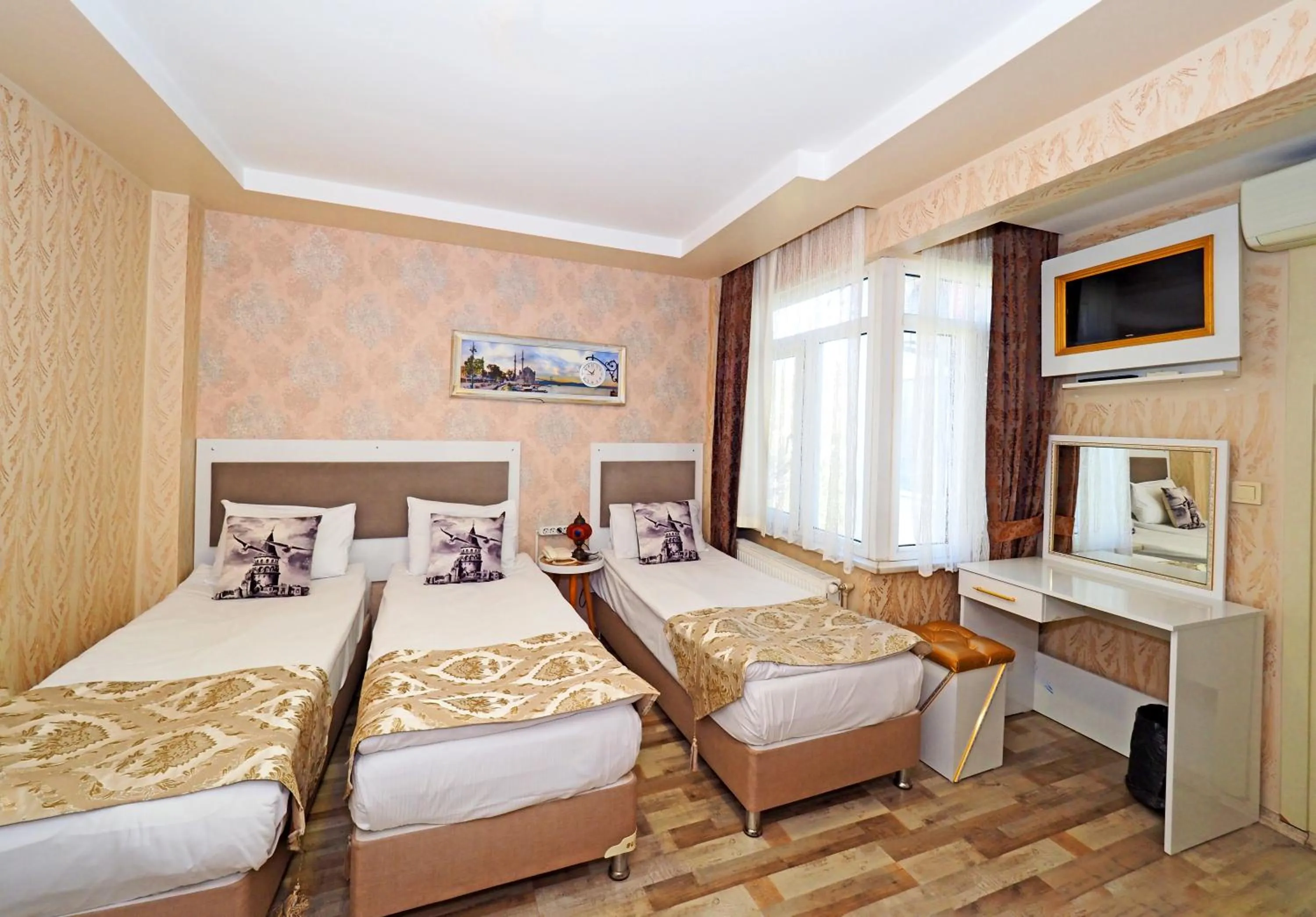 Photo of the whole room in Nagehan Hotel Old City