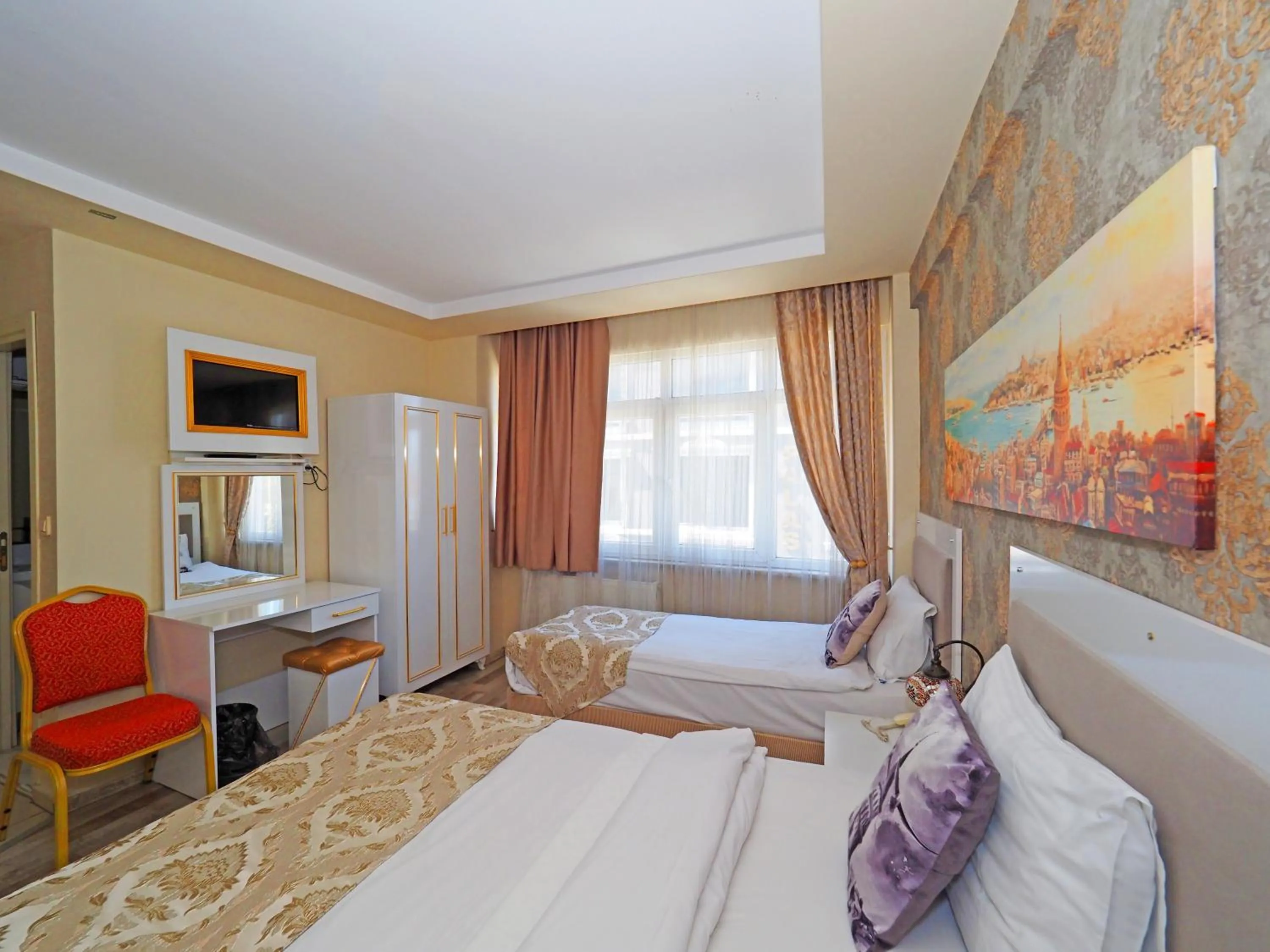 Photo of the whole room in Nagehan Hotel Old City