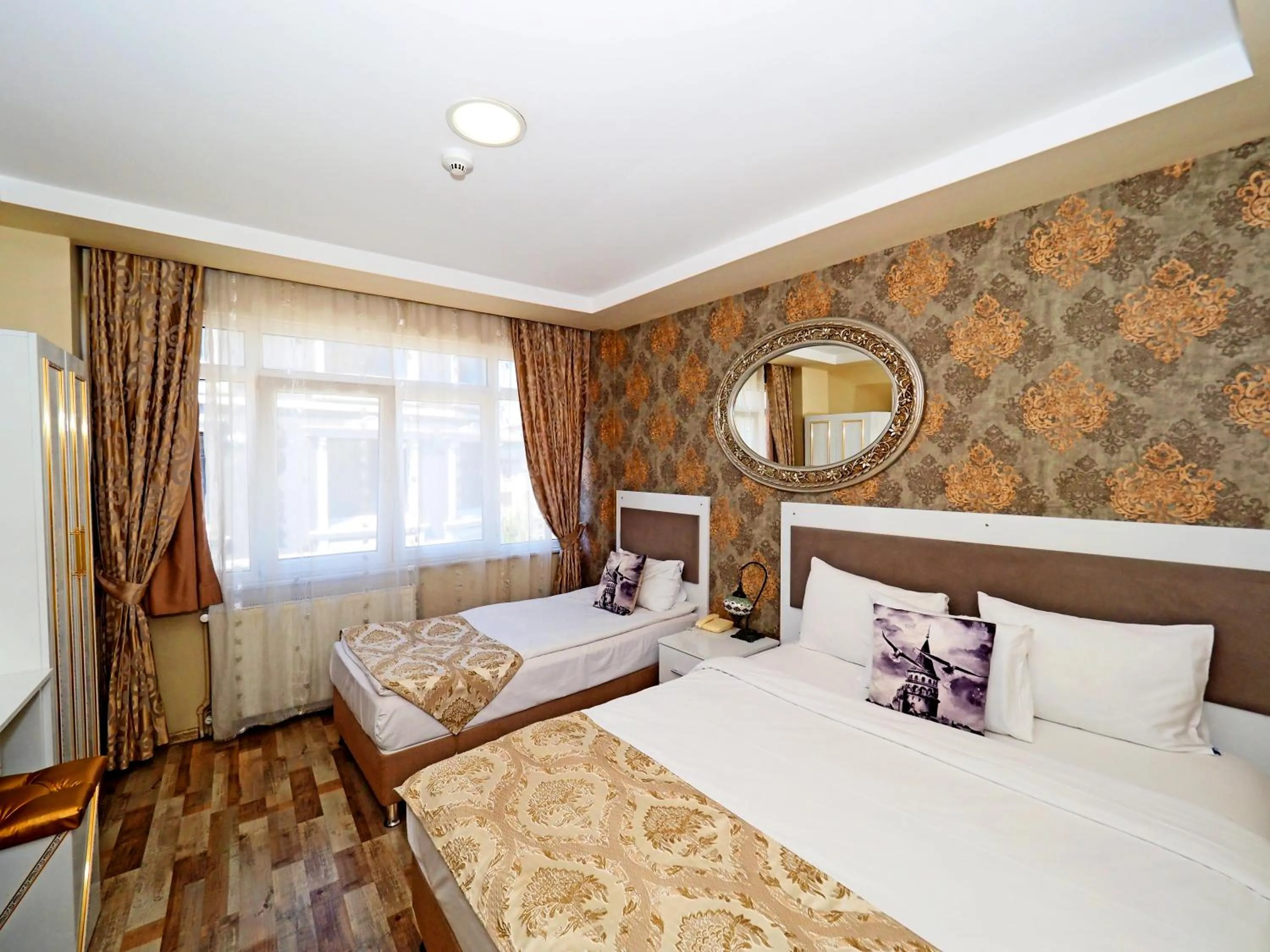 Photo of the whole room in Nagehan Hotel Old City