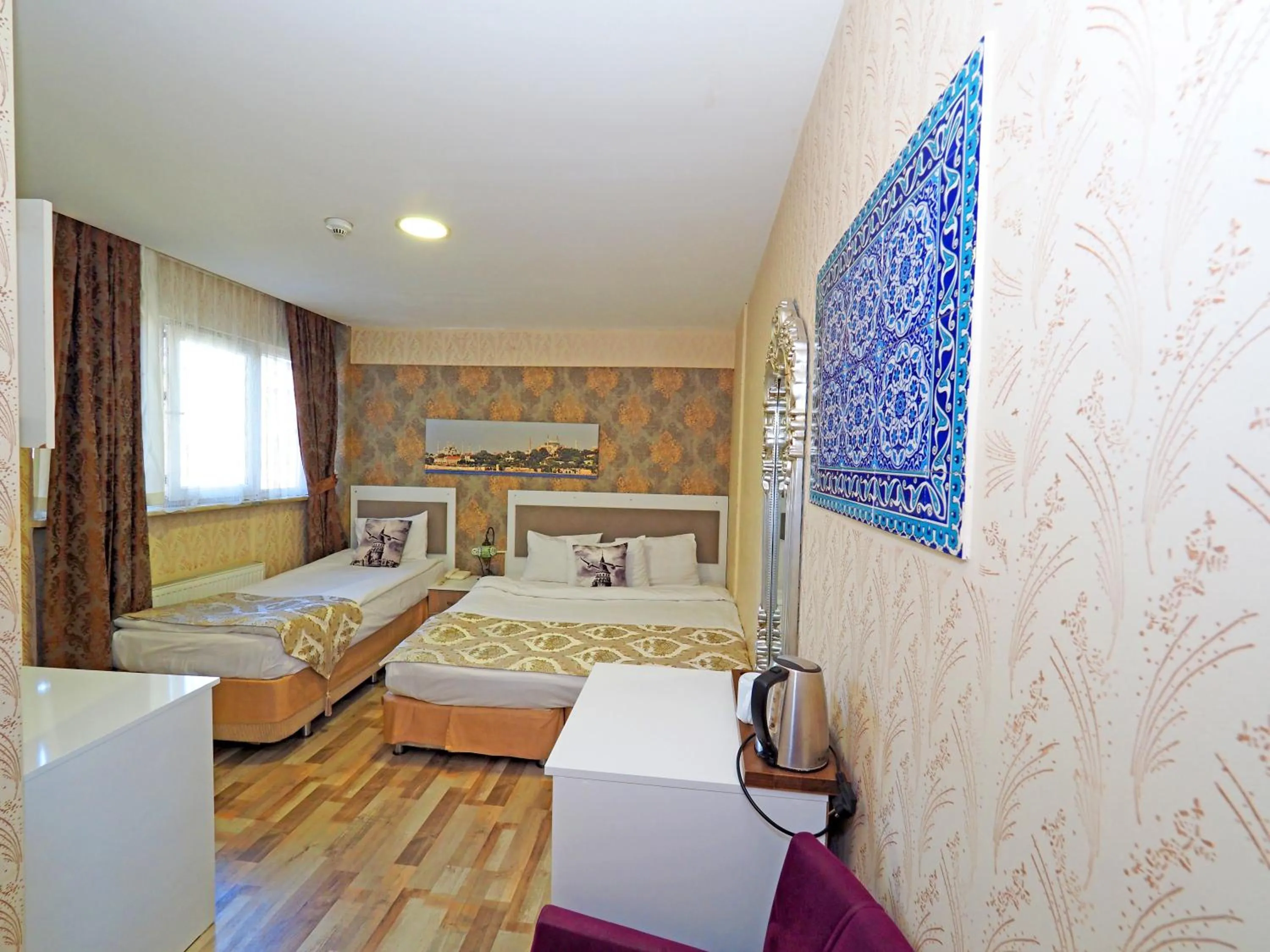 Photo of the whole room in Nagehan Hotel Old City