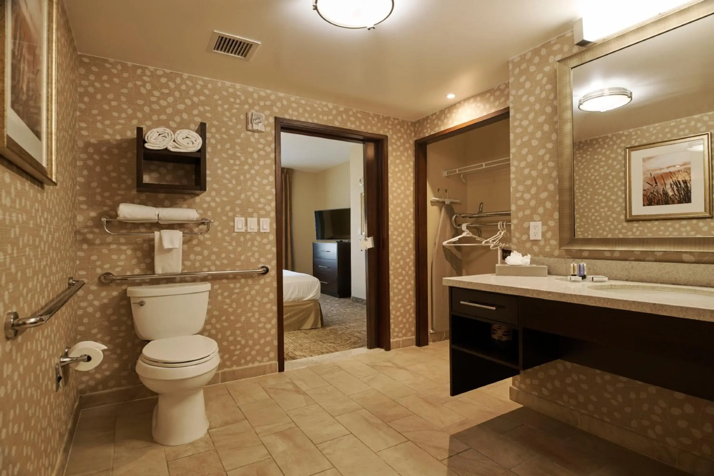 Bathroom in Staybridge Suites Chihuahua by IHG Bathroom in Staybridge Suites Chihuahua by IHG