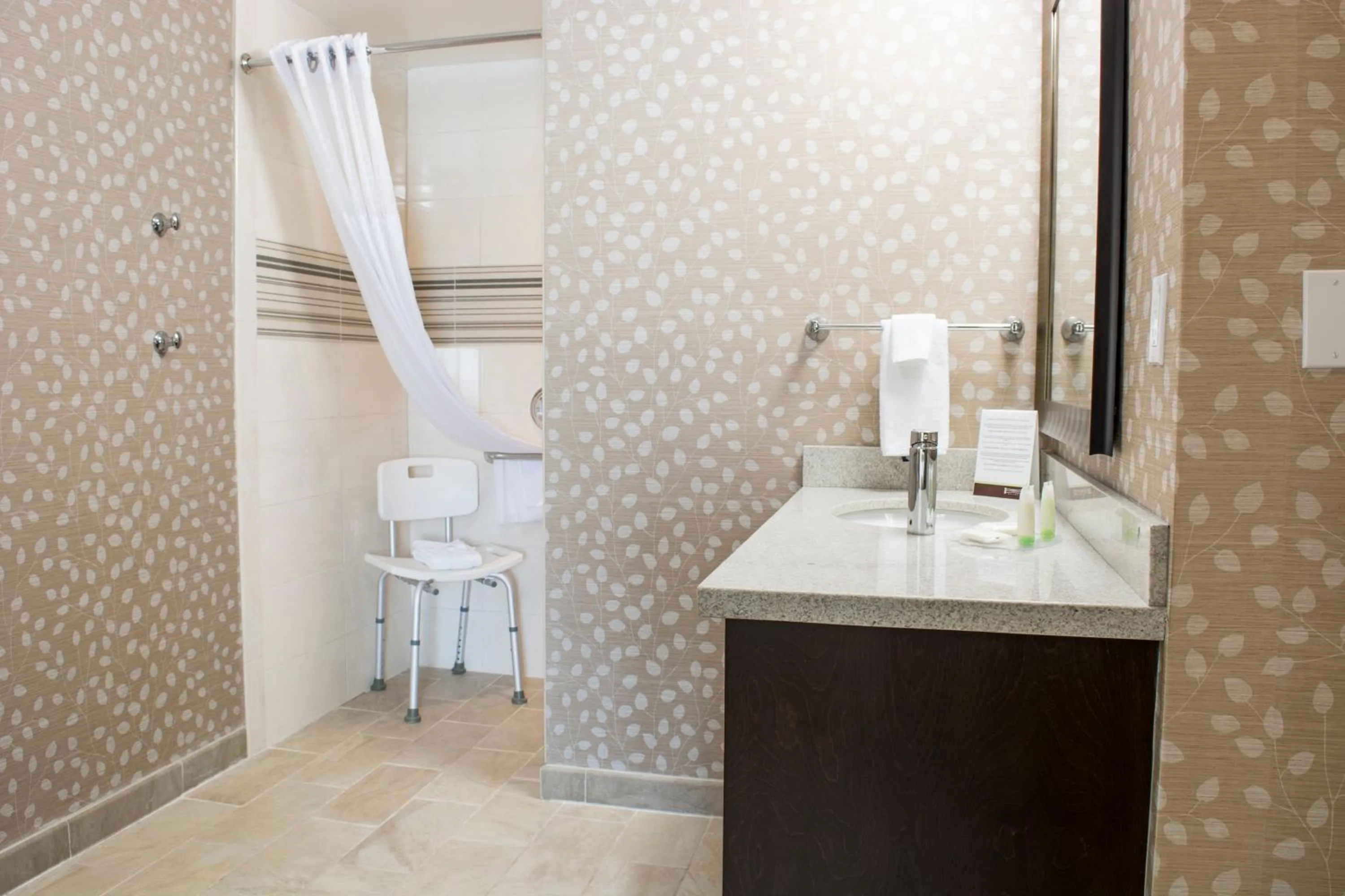 Photo of the whole room in Staybridge Suites Chihuahua by IHG