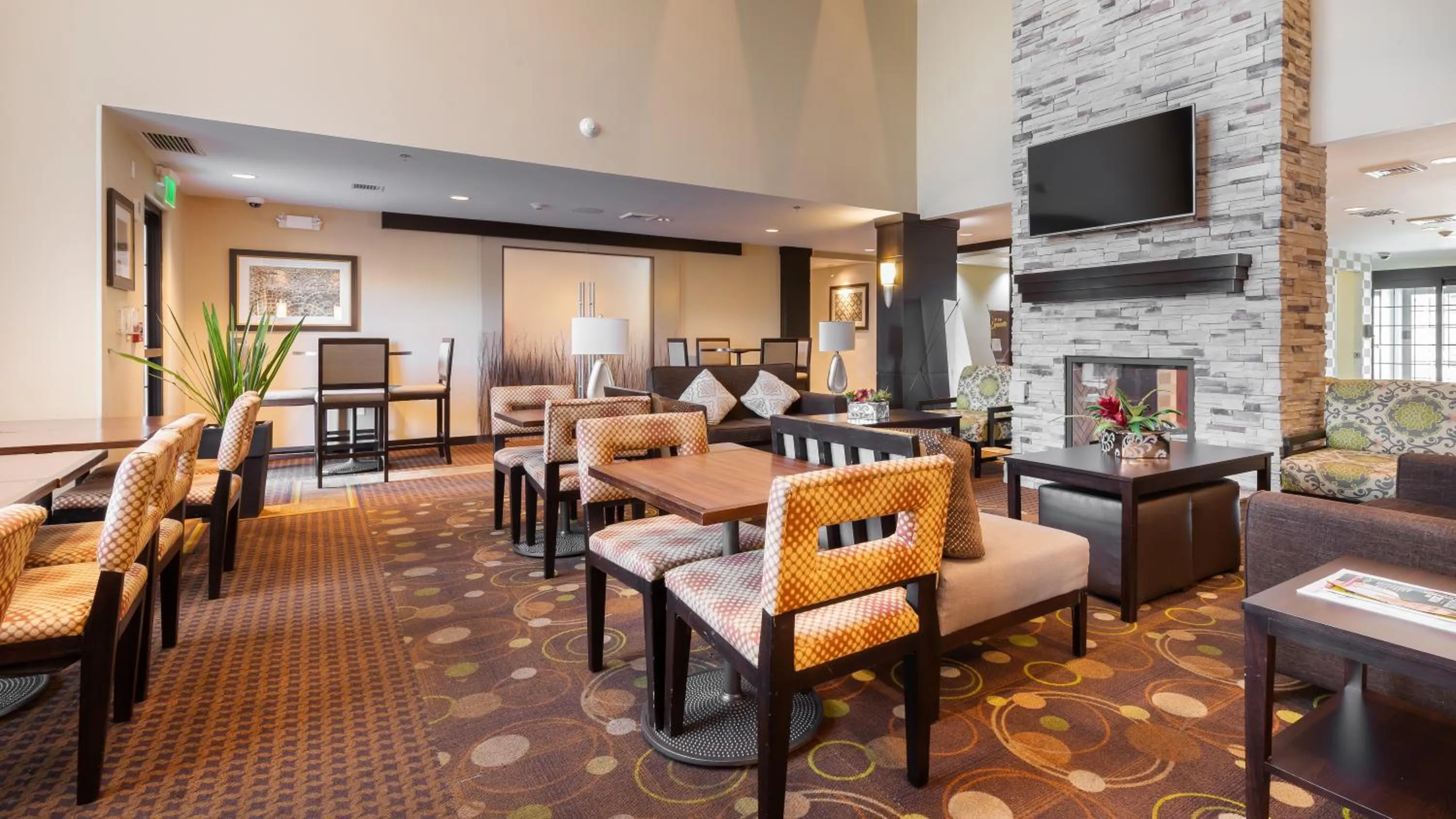 Restaurant/places to eat in Staybridge Suites Chihuahua by IHG