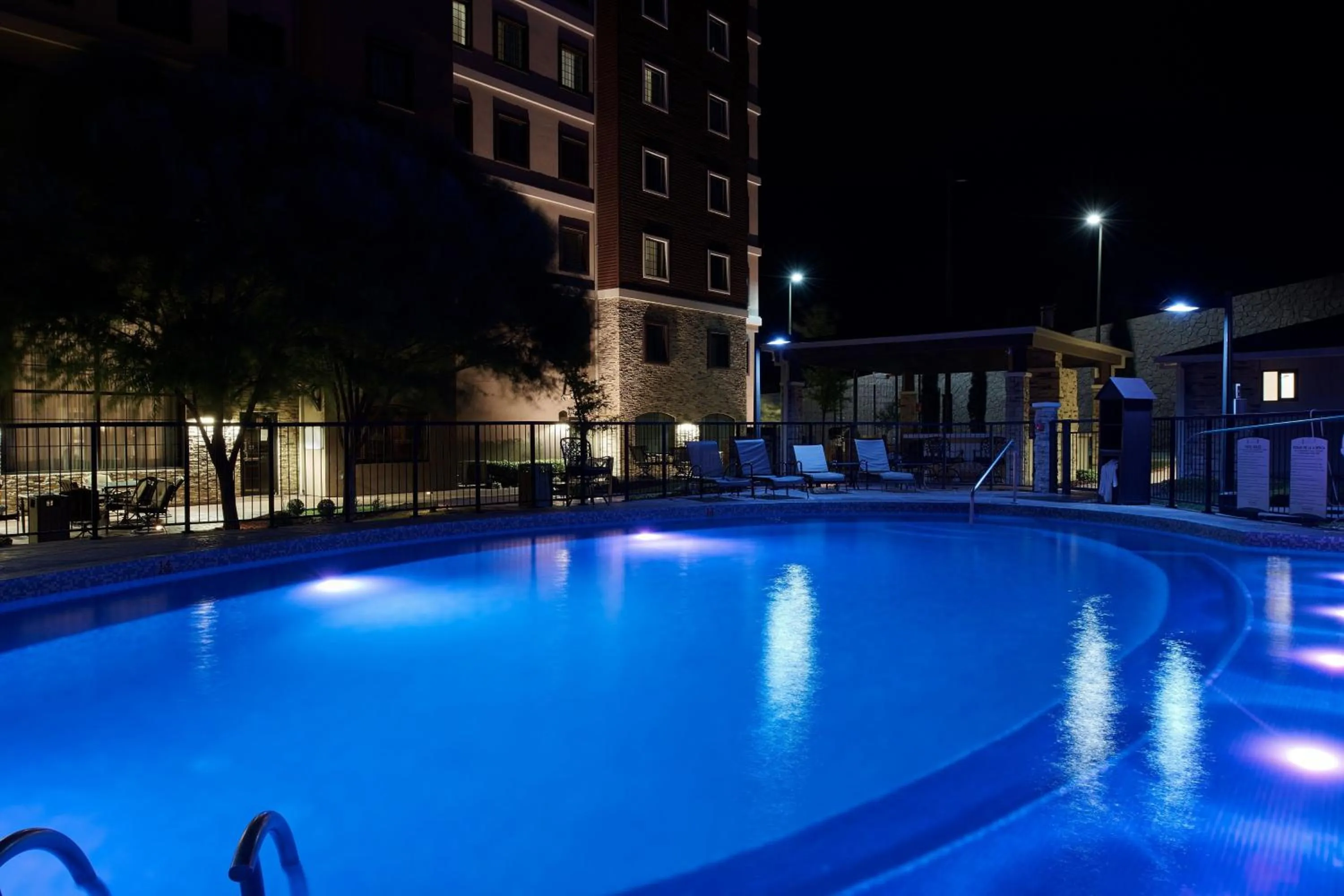 Swimming pool in Staybridge Suites Chihuahua by IHG