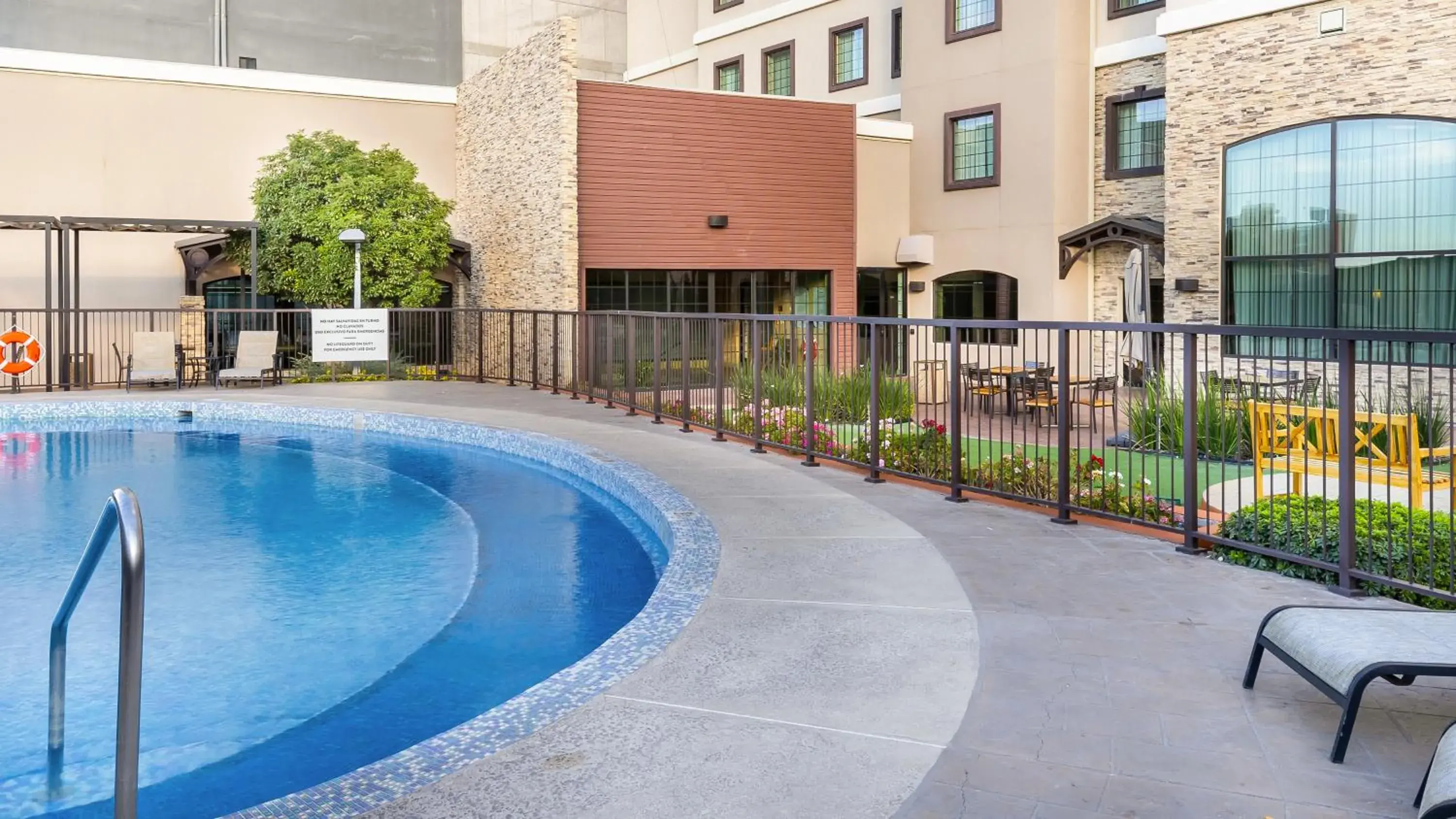 Swimming pool in Staybridge Suites Chihuahua by IHG Swimming pool in Staybridge Suites Chihuahua by IHG