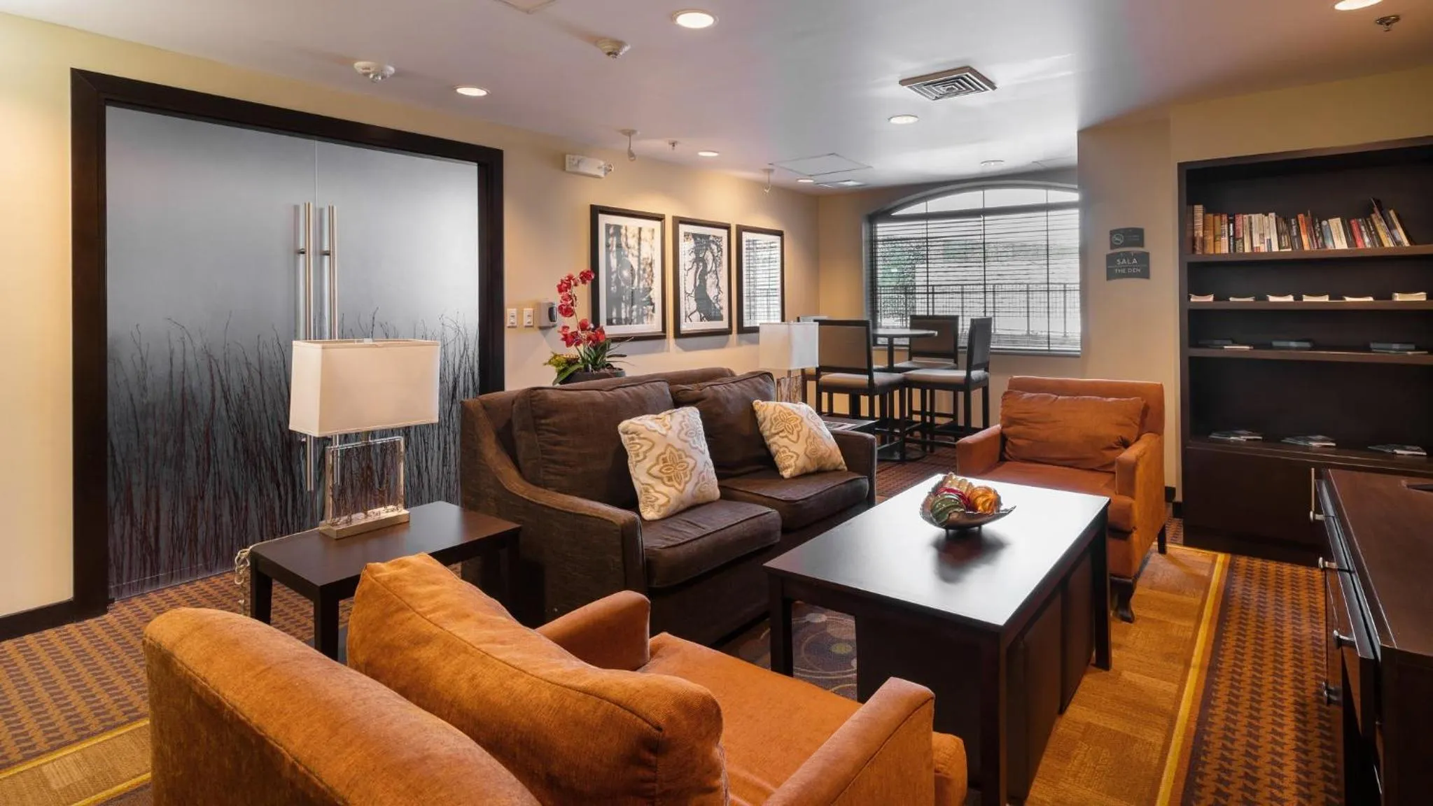 Meeting/conference room in Staybridge Suites Chihuahua by IHG