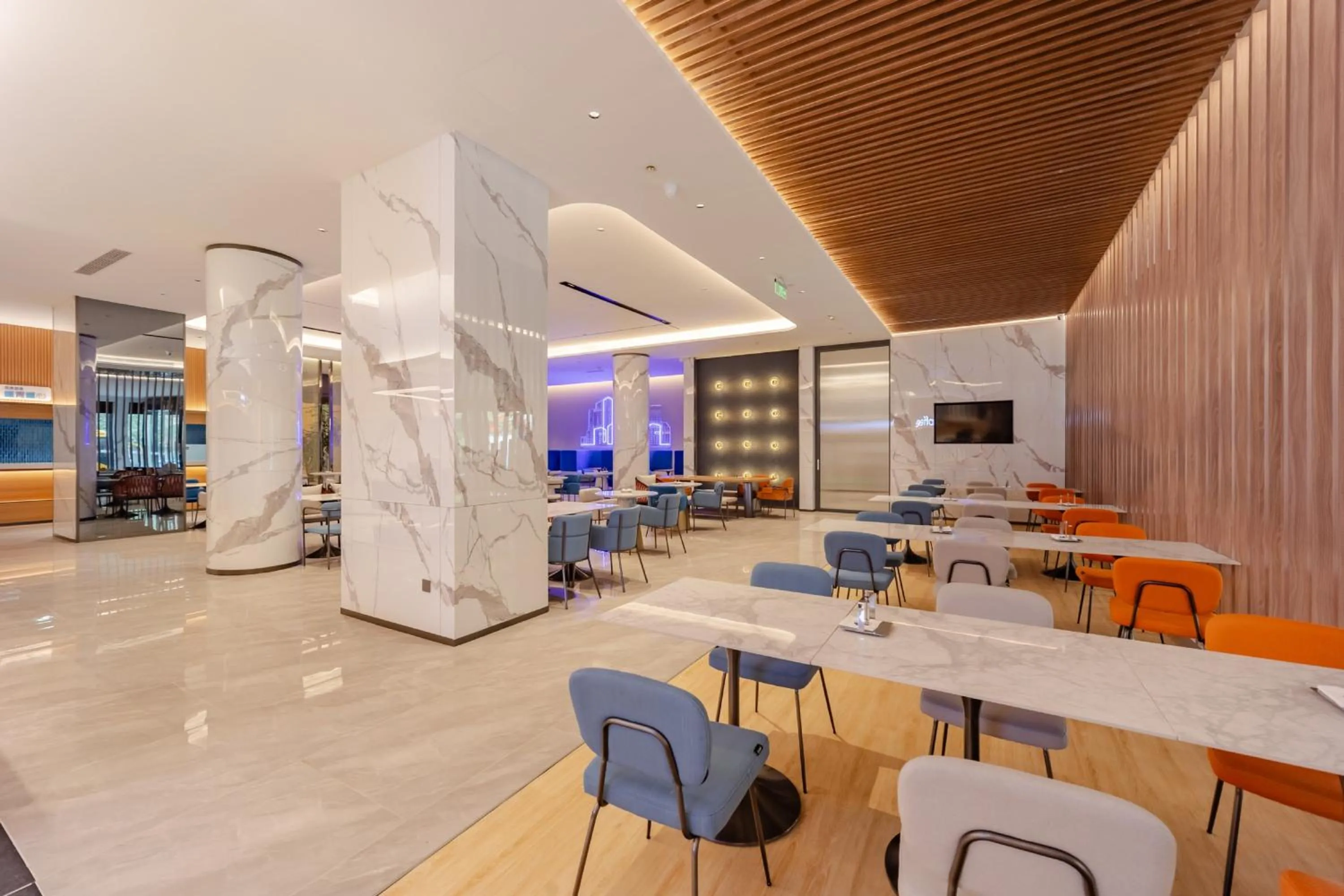 Restaurant/places to eat in Holiday Inn Express Hefei Huaihe Road