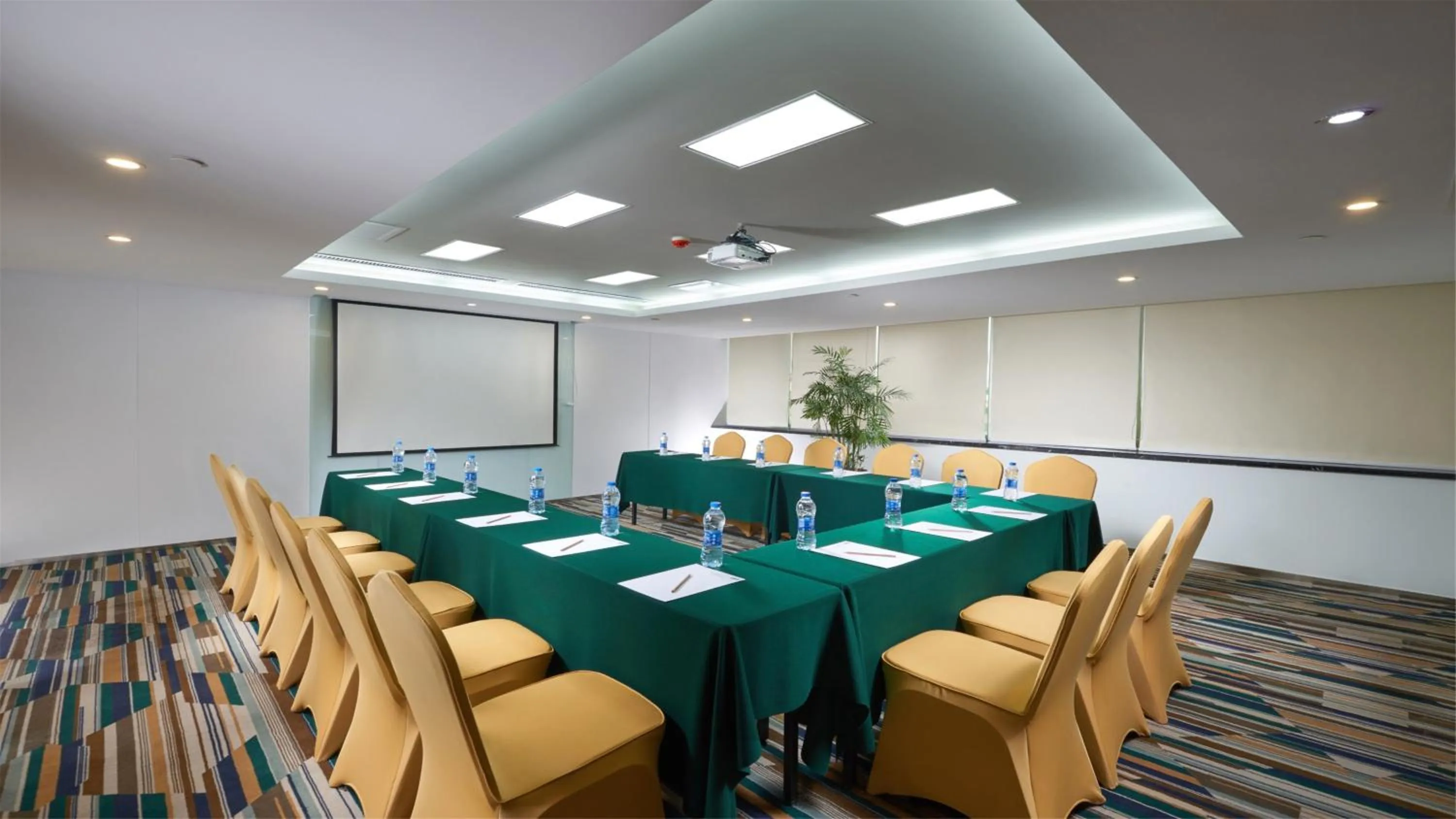 Meeting/conference room in Holiday Inn Express Hefei Huaihe Road