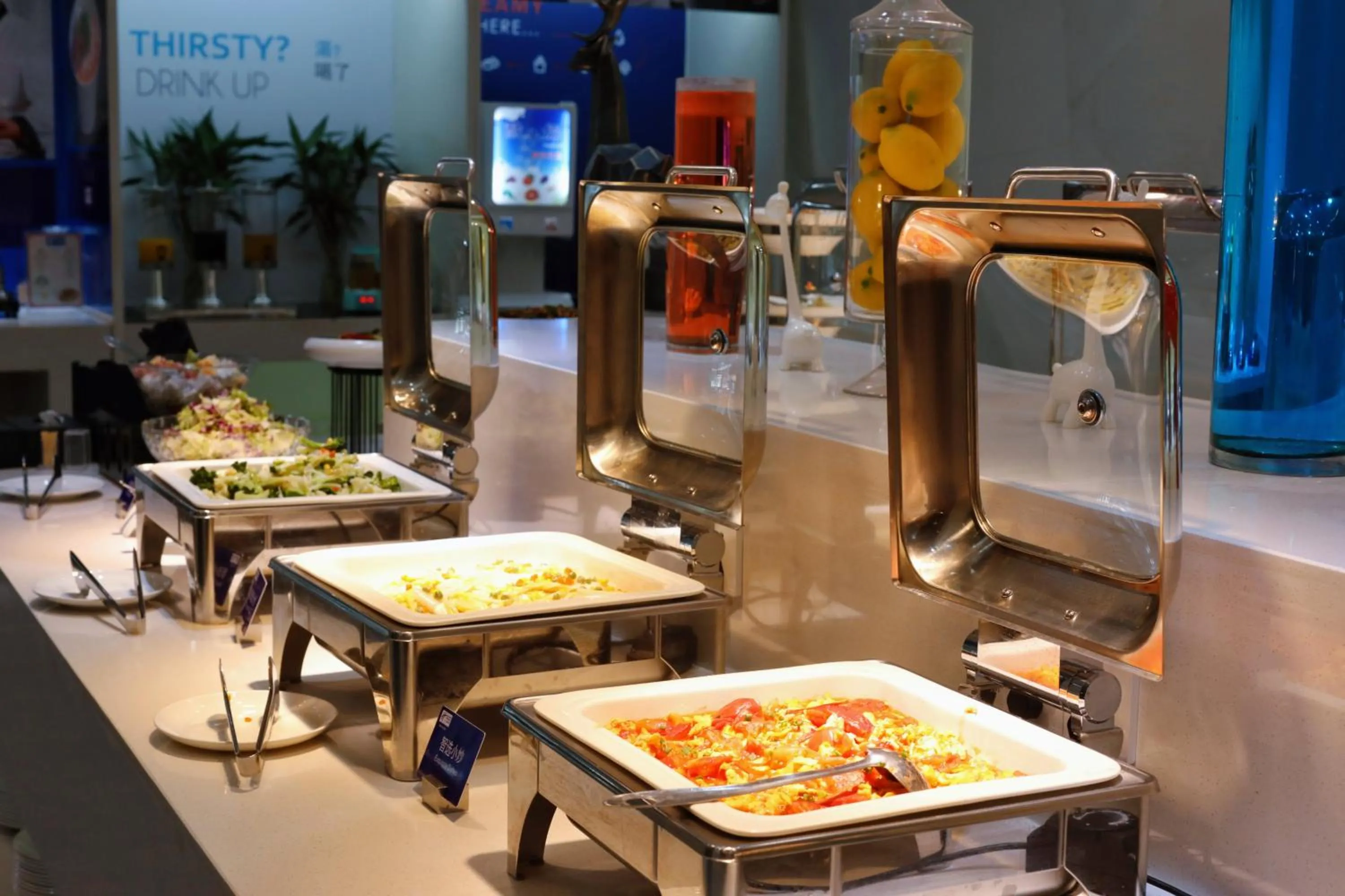 Restaurant/places to eat in Holiday Inn Express Hefei Huaihe Road