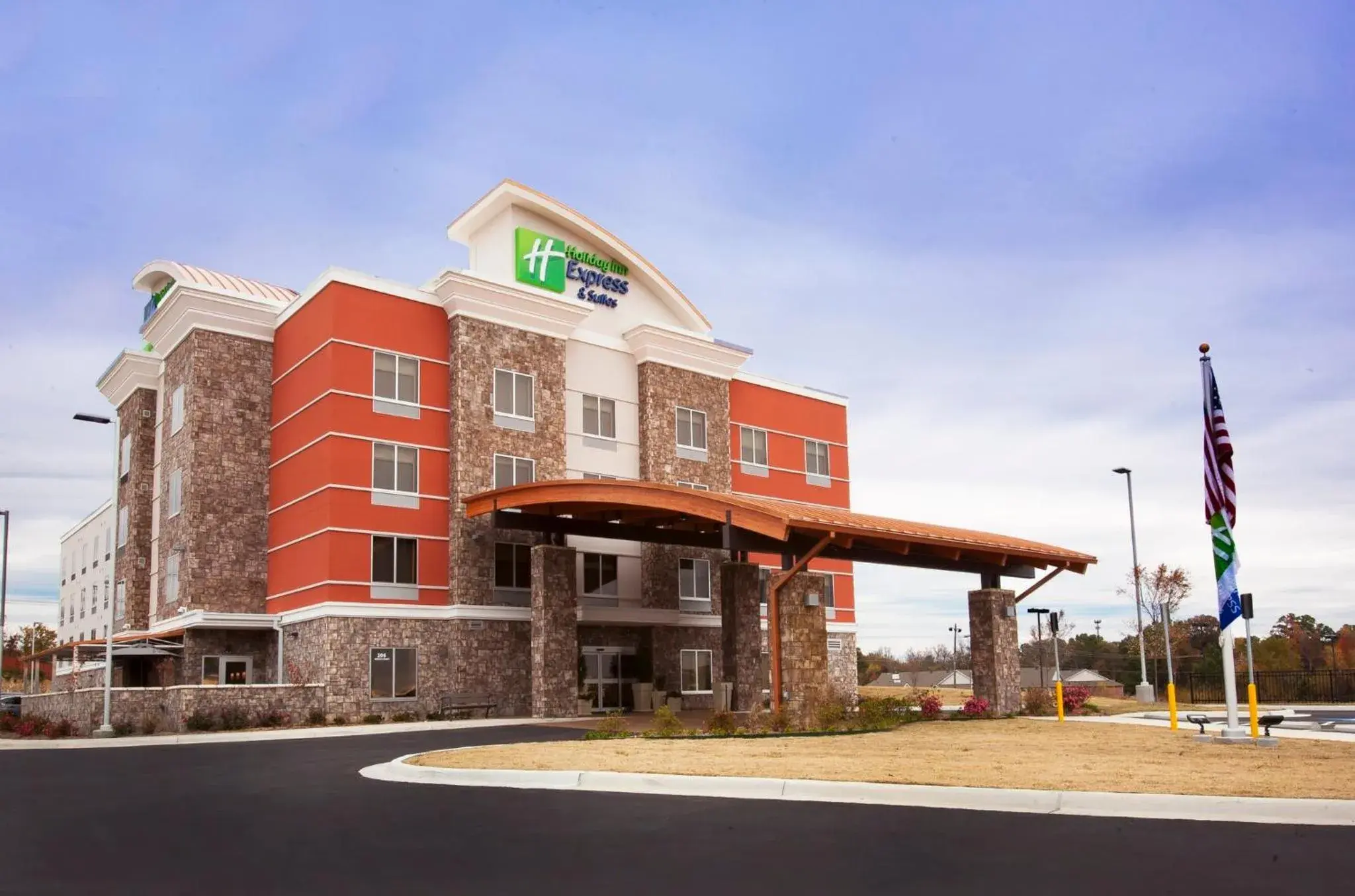 Property building in Holiday Inn Express Hotel & Suites Hot Springs by IHG Property building in Holiday Inn Express Hotel & Suites Hot Springs by IHG