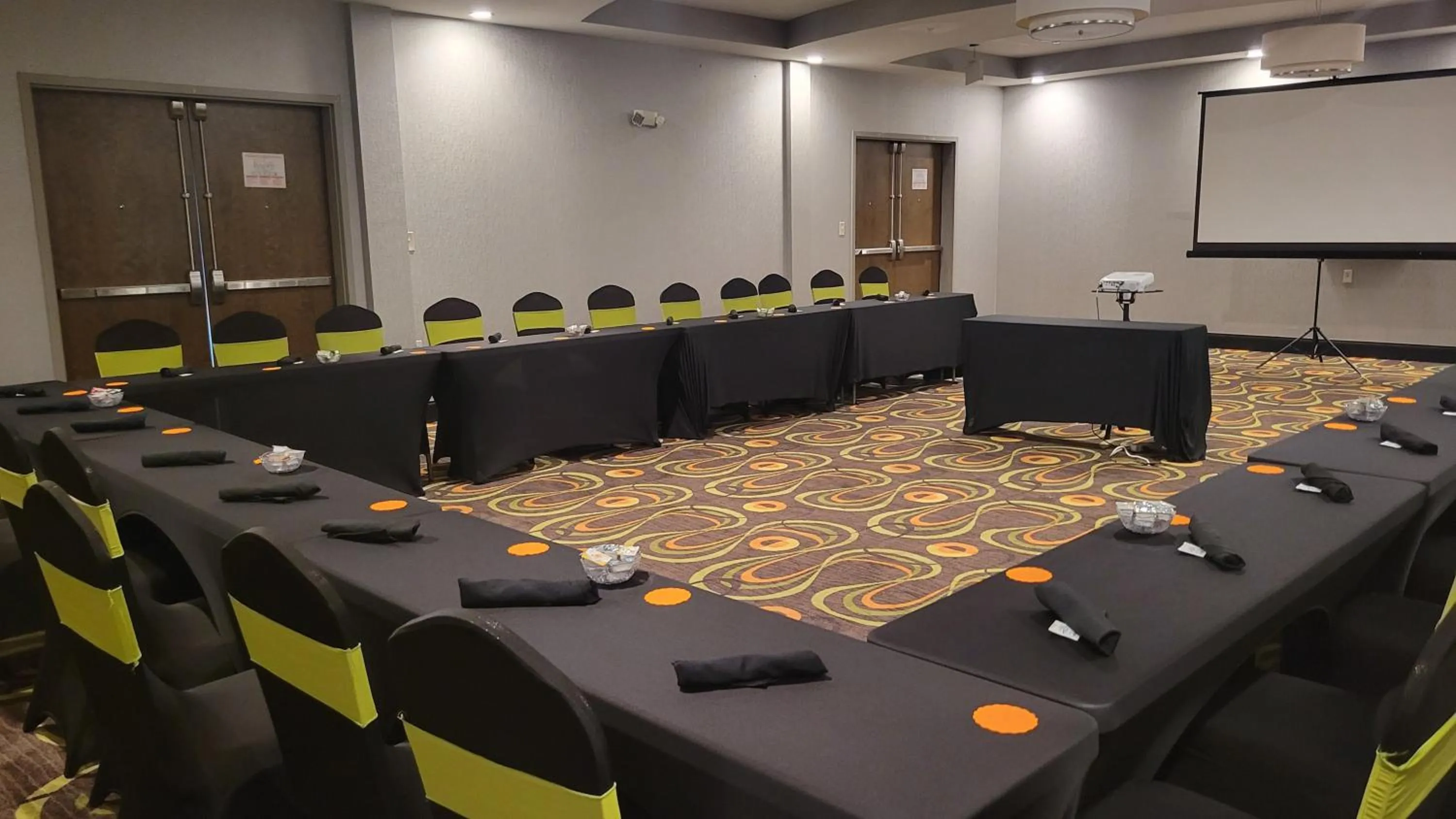 Meeting/conference room in Holiday Inn Covington by IHG