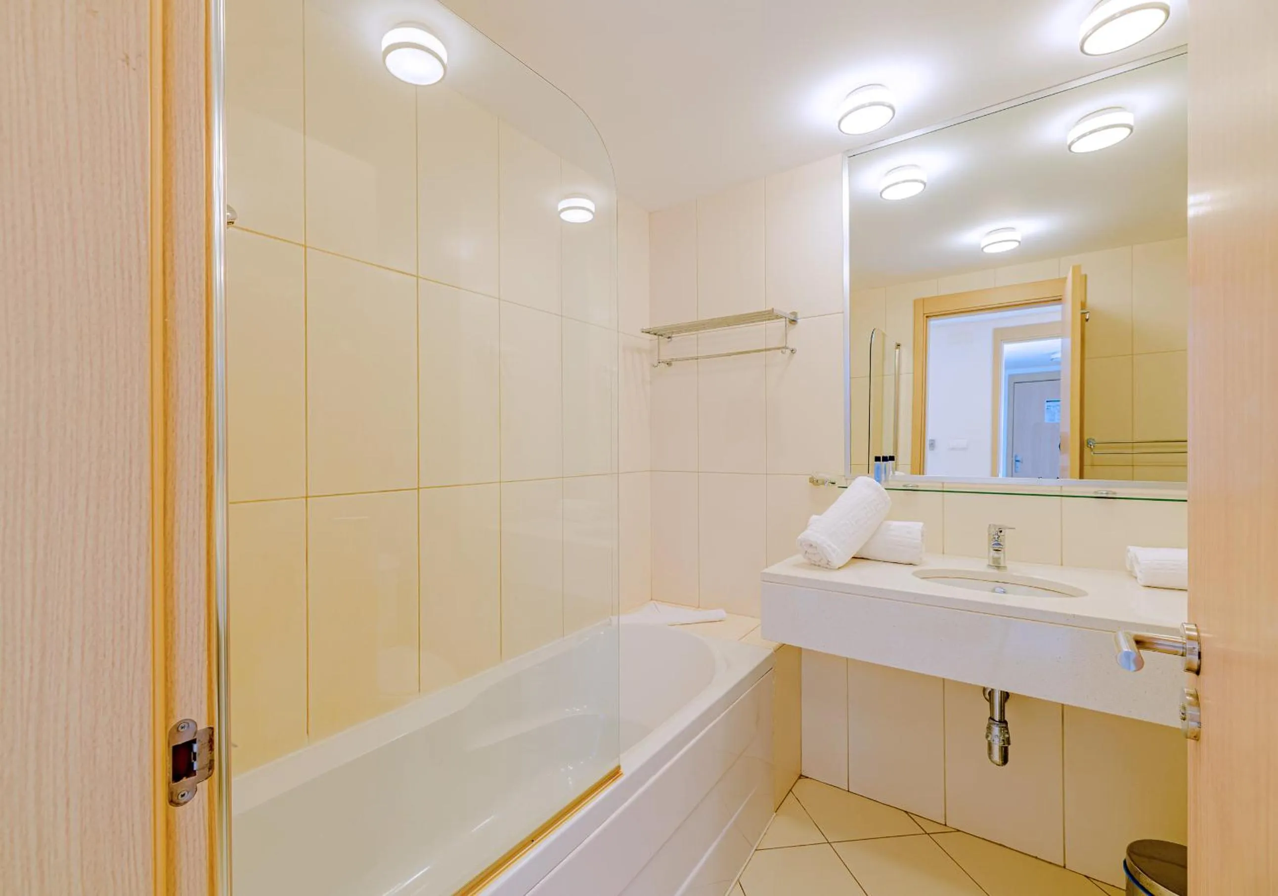 Bathroom in Agua Hotels Sal Vila Verde