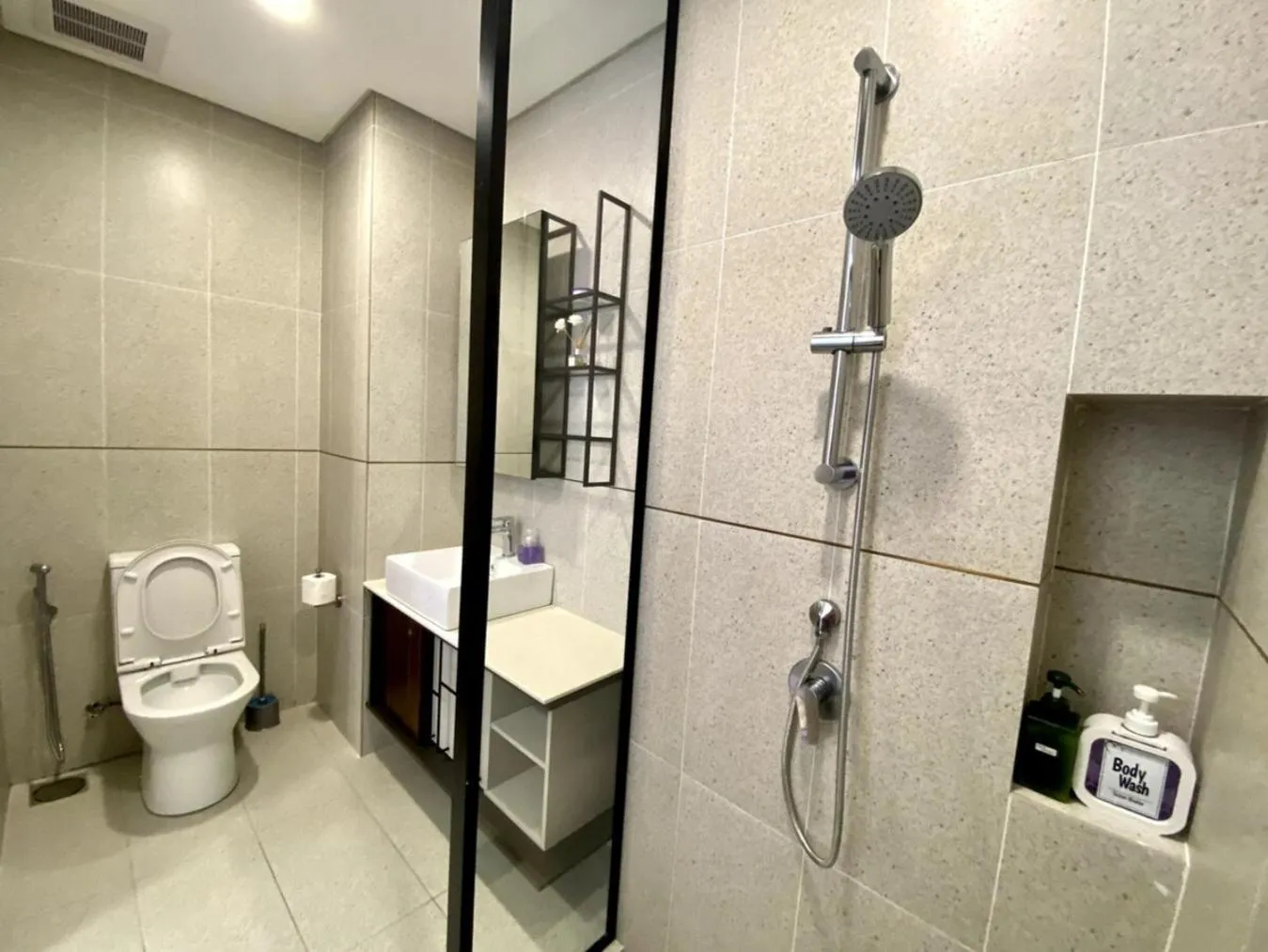 Shower in Millerz Square Old Klang Road