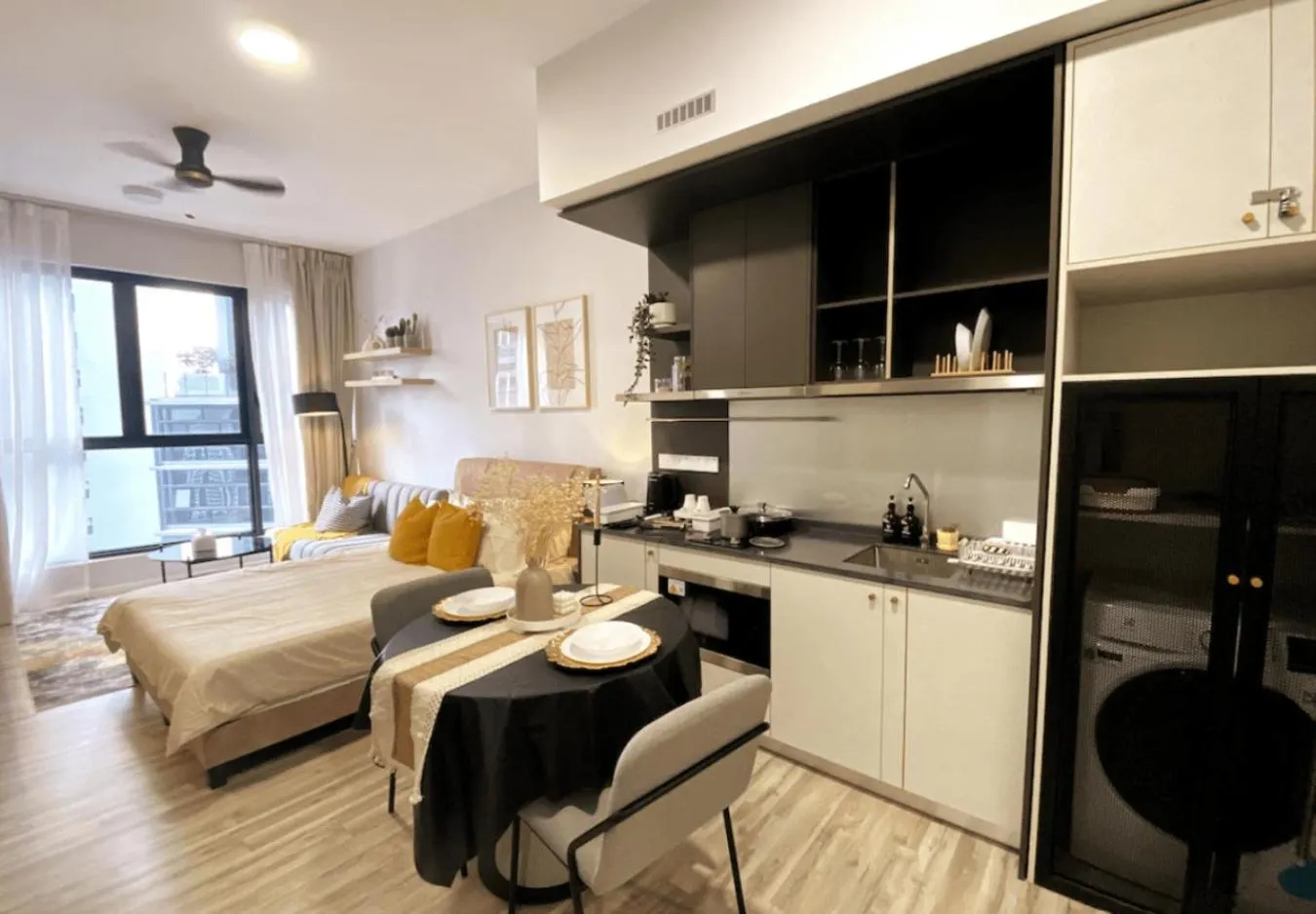 Bed in Millerz Square Old Klang Road