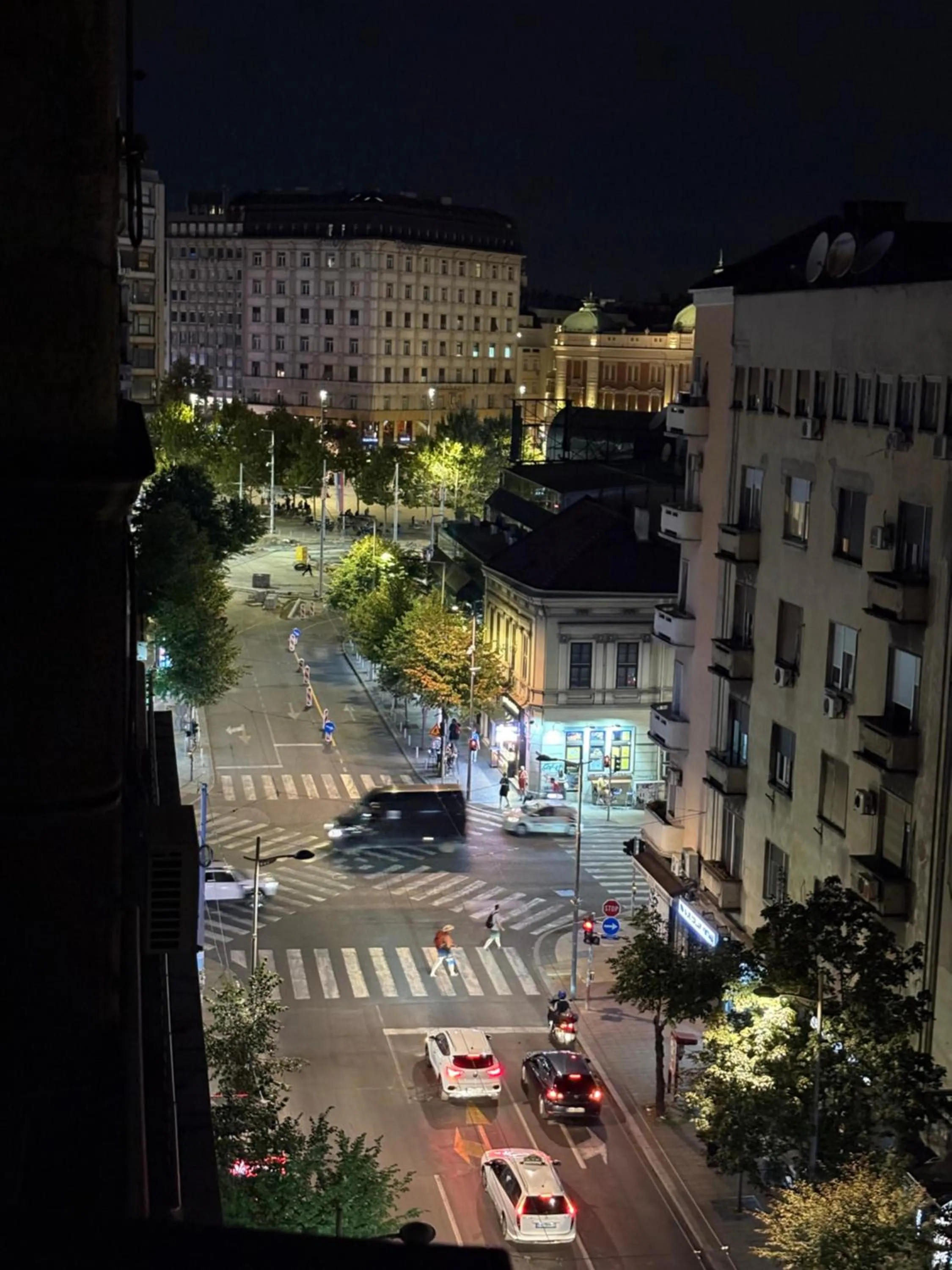 Night in Apartments Sat