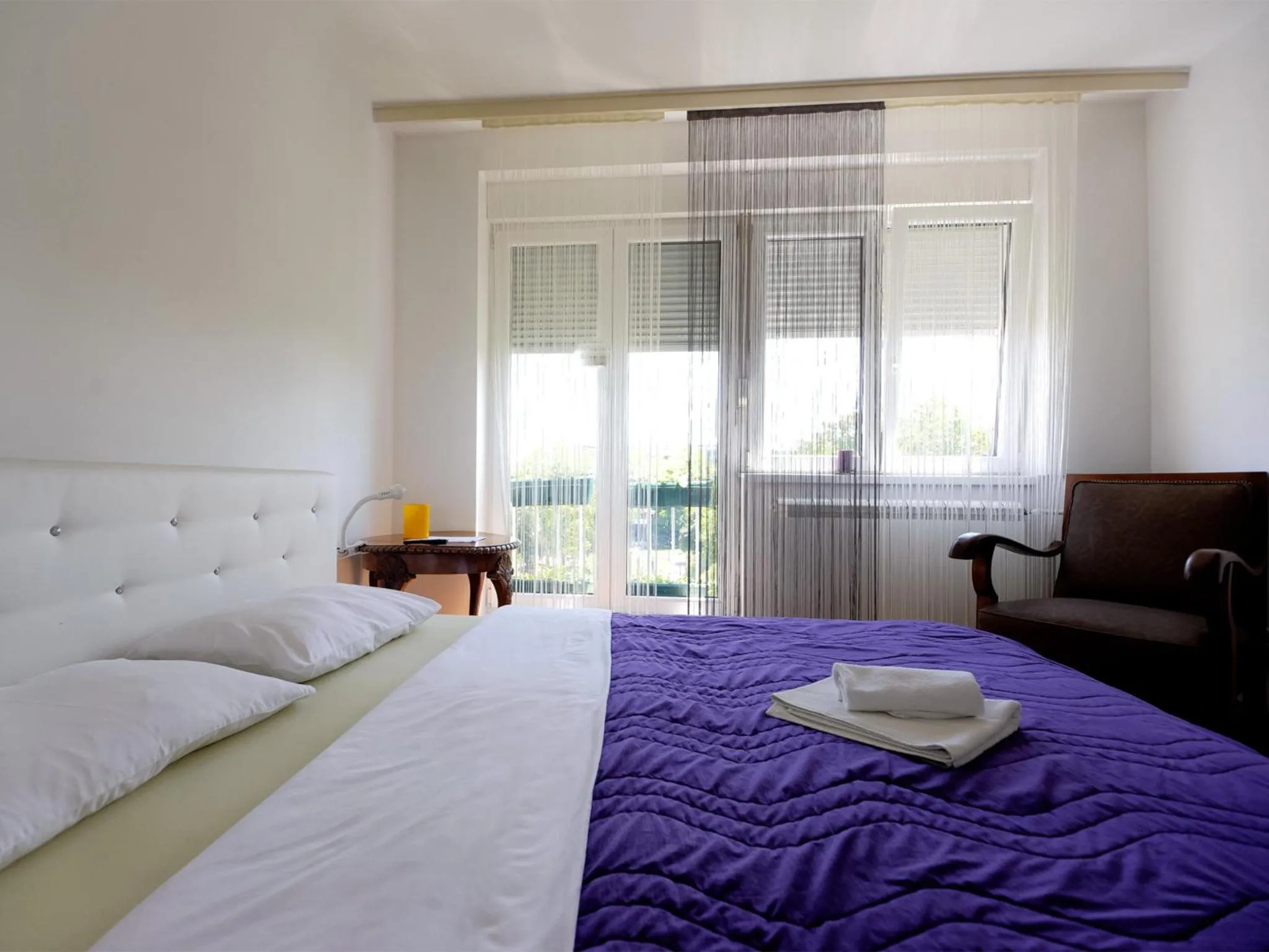 Bedroom, Bed in Apartments Sat