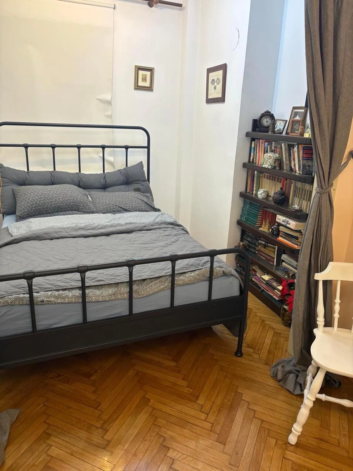Bed in Apartments Sat