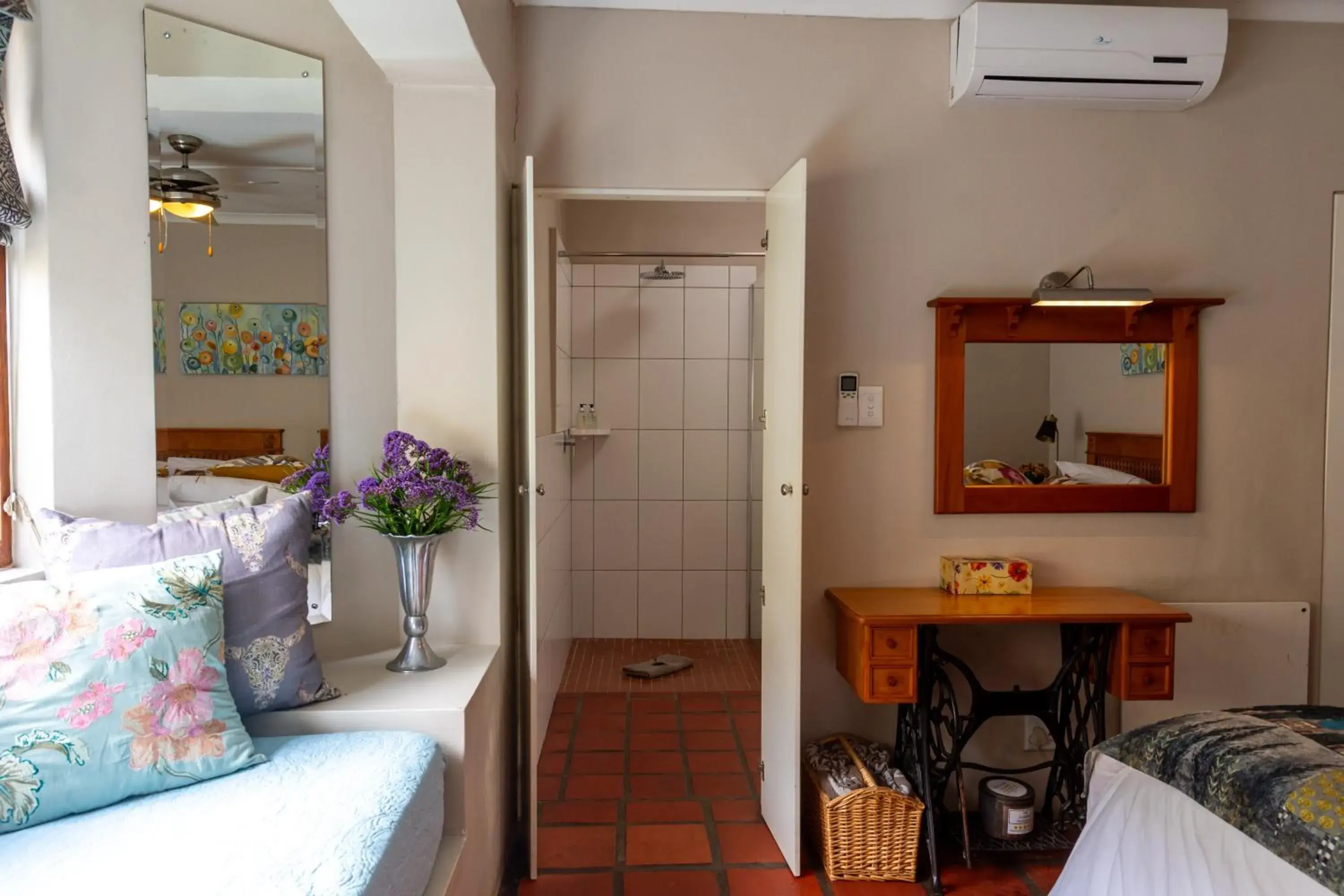 Twin/Double Room - single occupancy in Skeiding Guest Farm Twin/Double Room - single occupancy in Skeiding Guest Farm