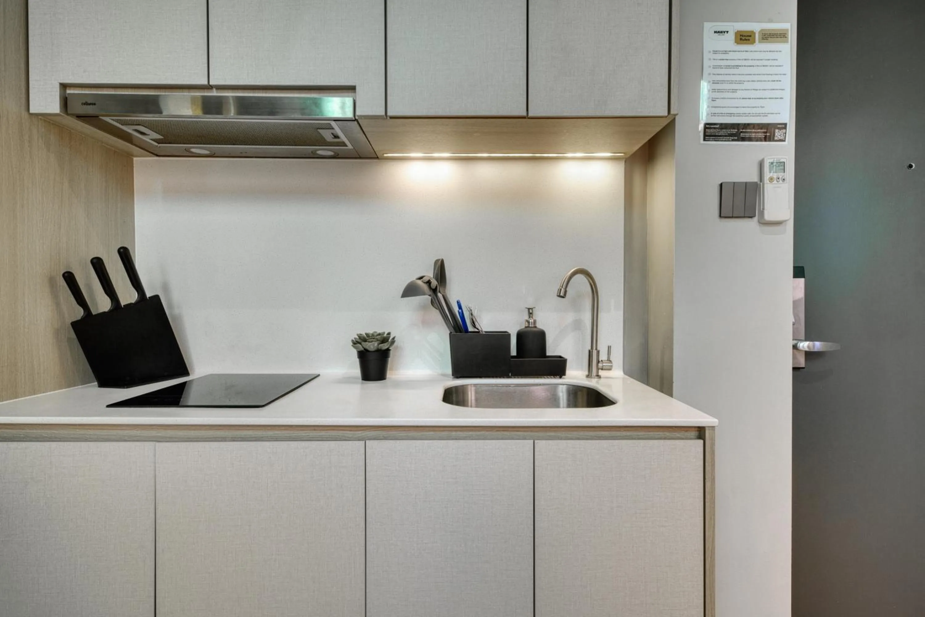 Kitchen or kitchenette in Habyt Studios Kallang