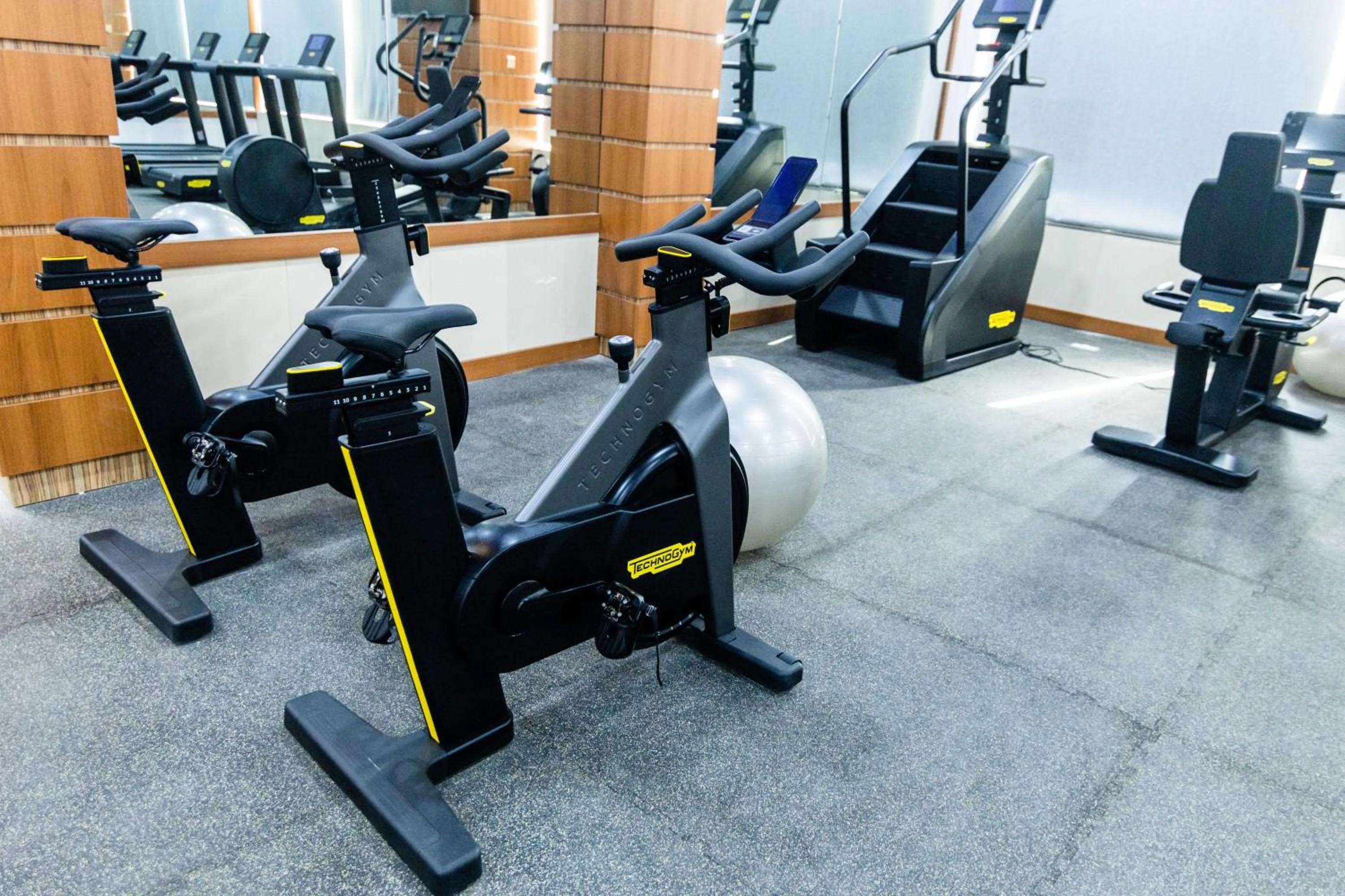 Fitness centre/facilities in BON Hotel Octagon