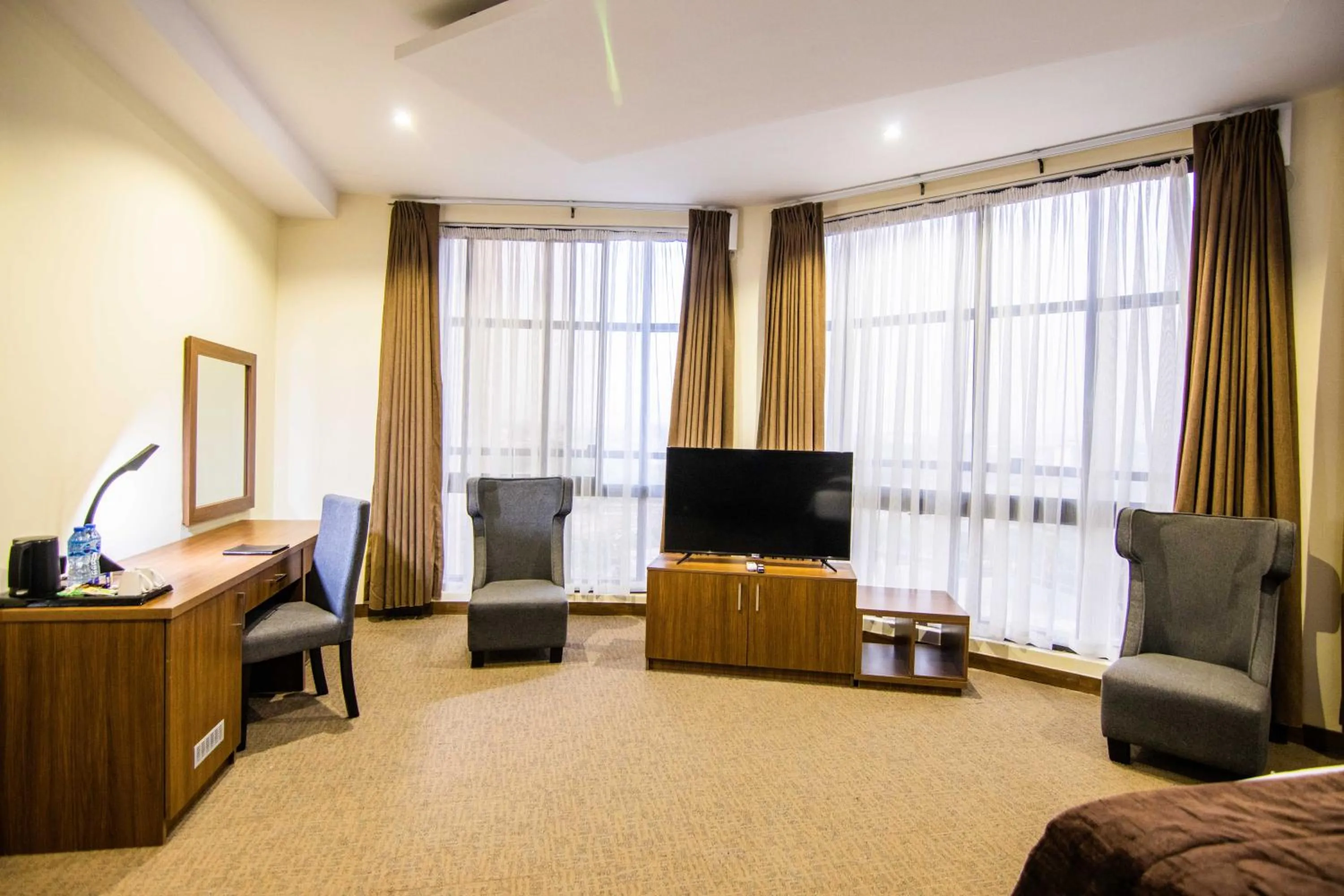 TV and multimedia in BON Hotel Octagon