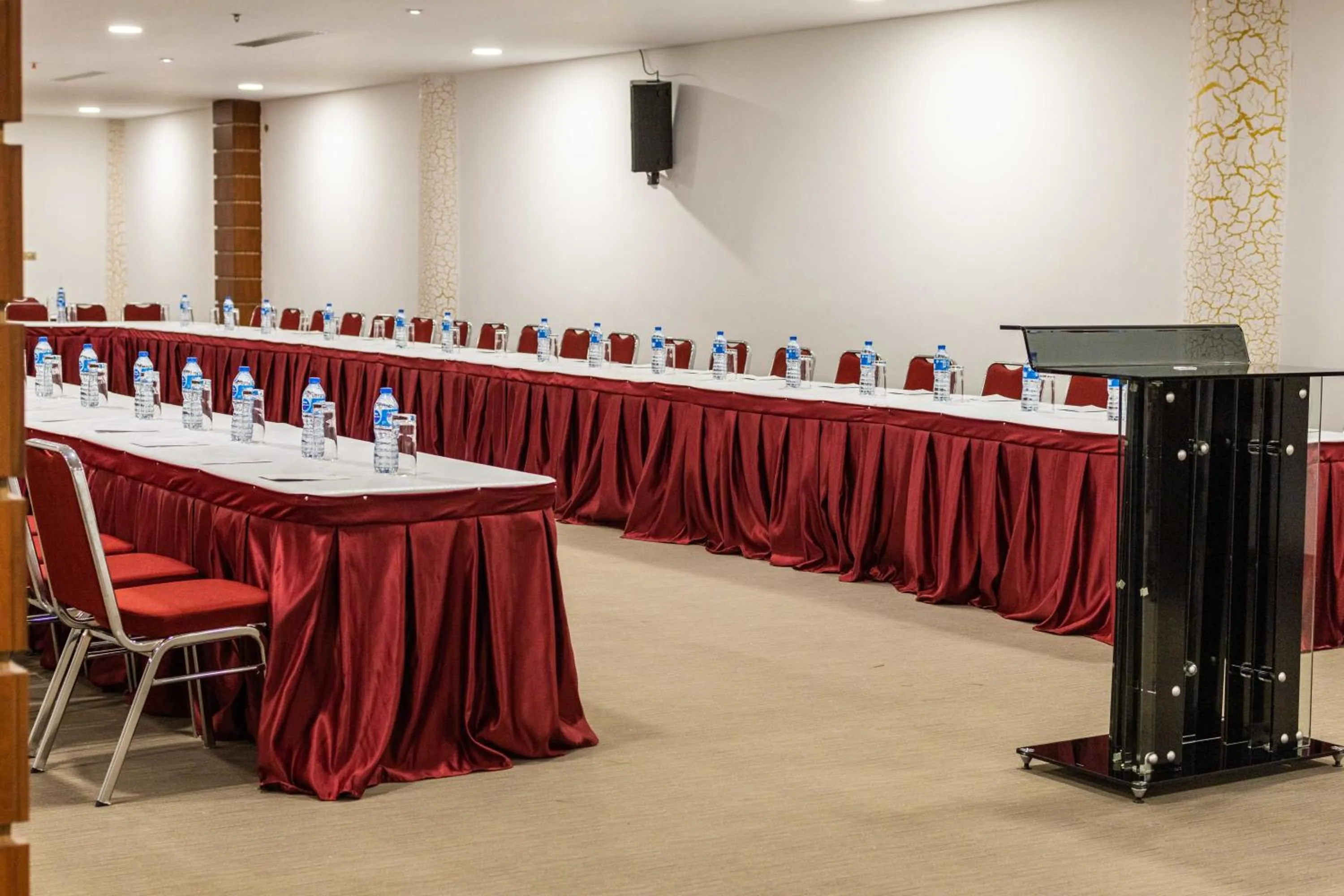 Meeting/conference room in BON Hotel Octagon