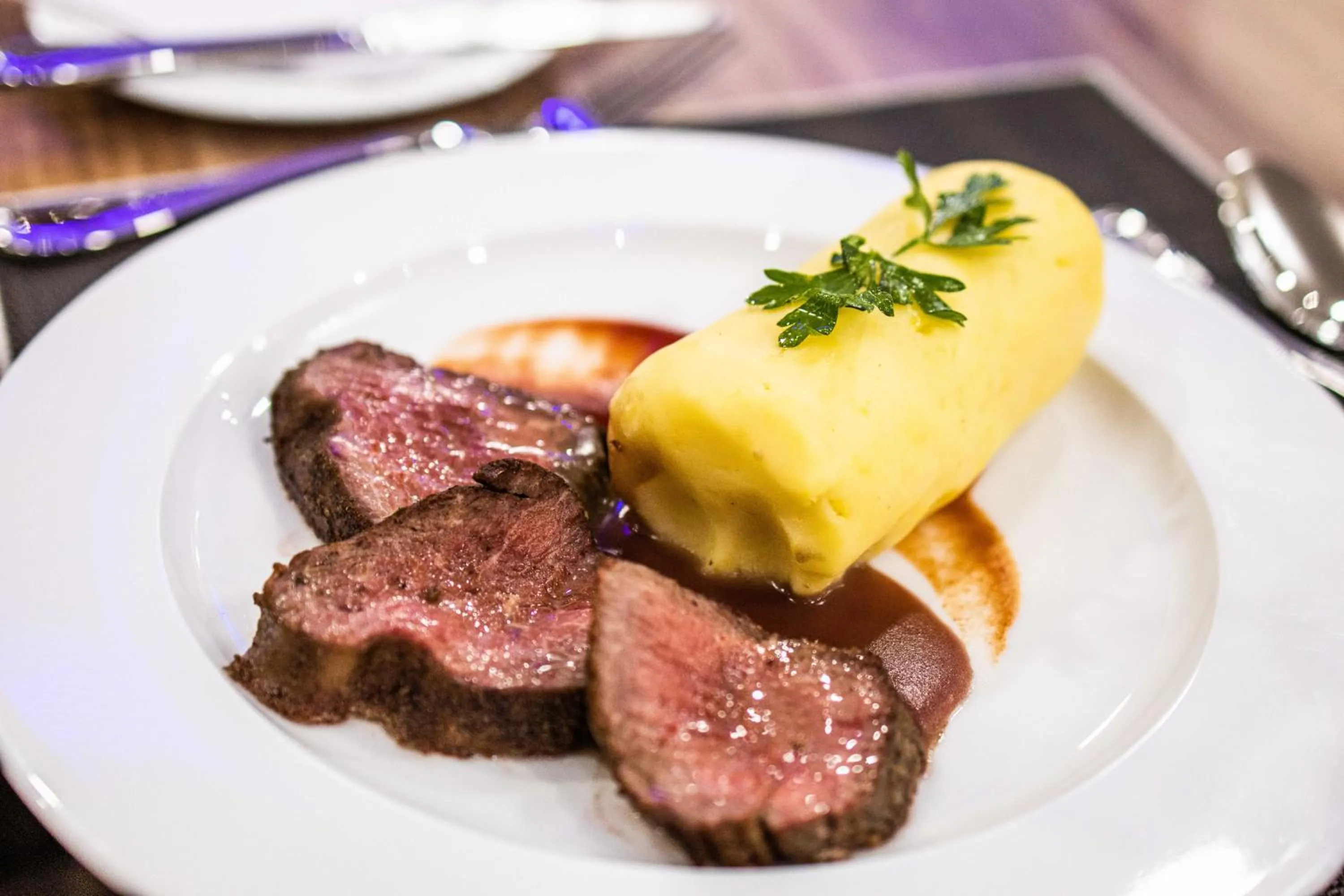 Food and drinks in BON Hotel Octagon