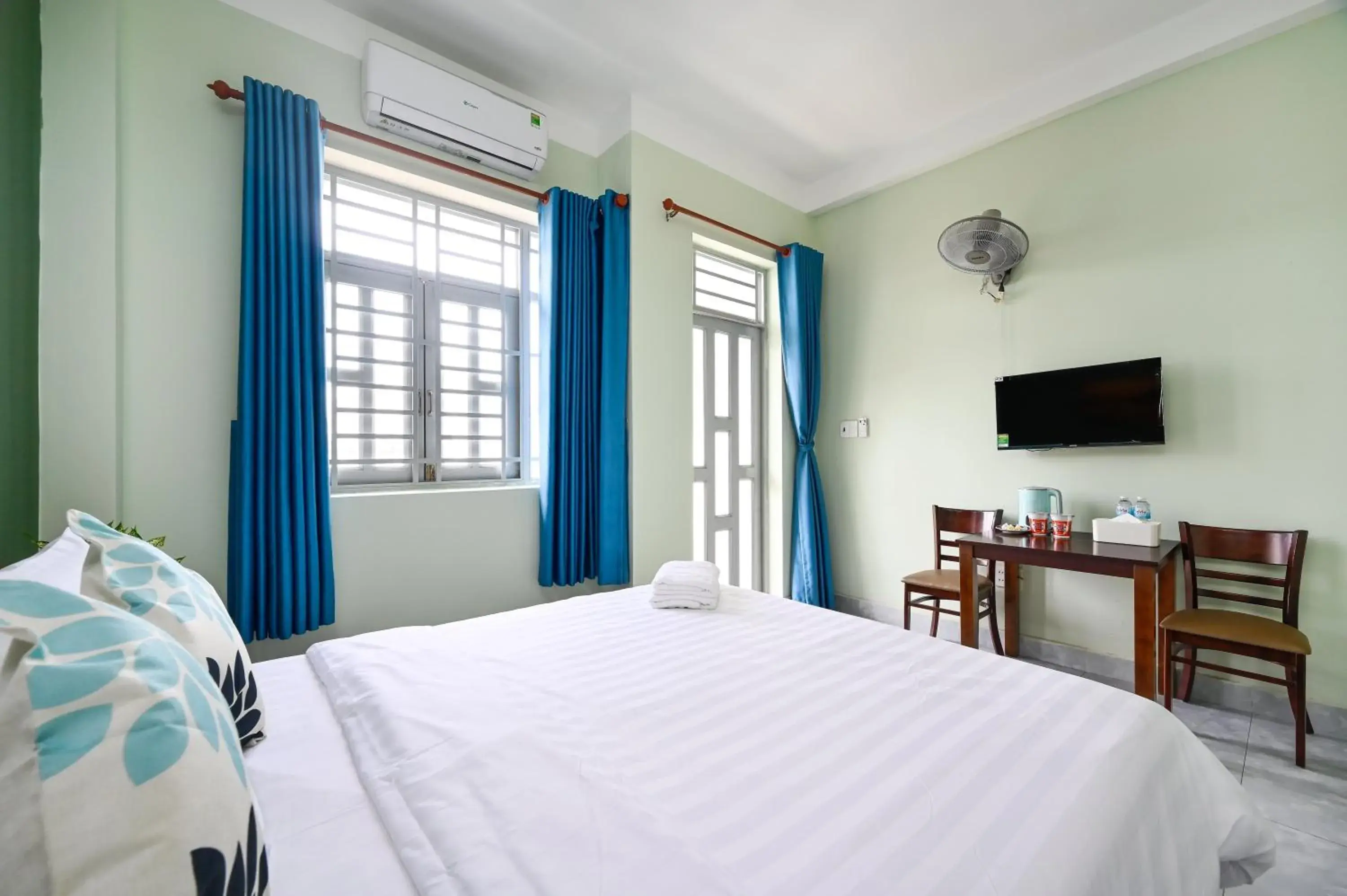 Bedroom, Bed in Montana Hotel & Aparment Saigon Airport Bedroom, Bed in Montana Hotel & Aparment Saigon Airport