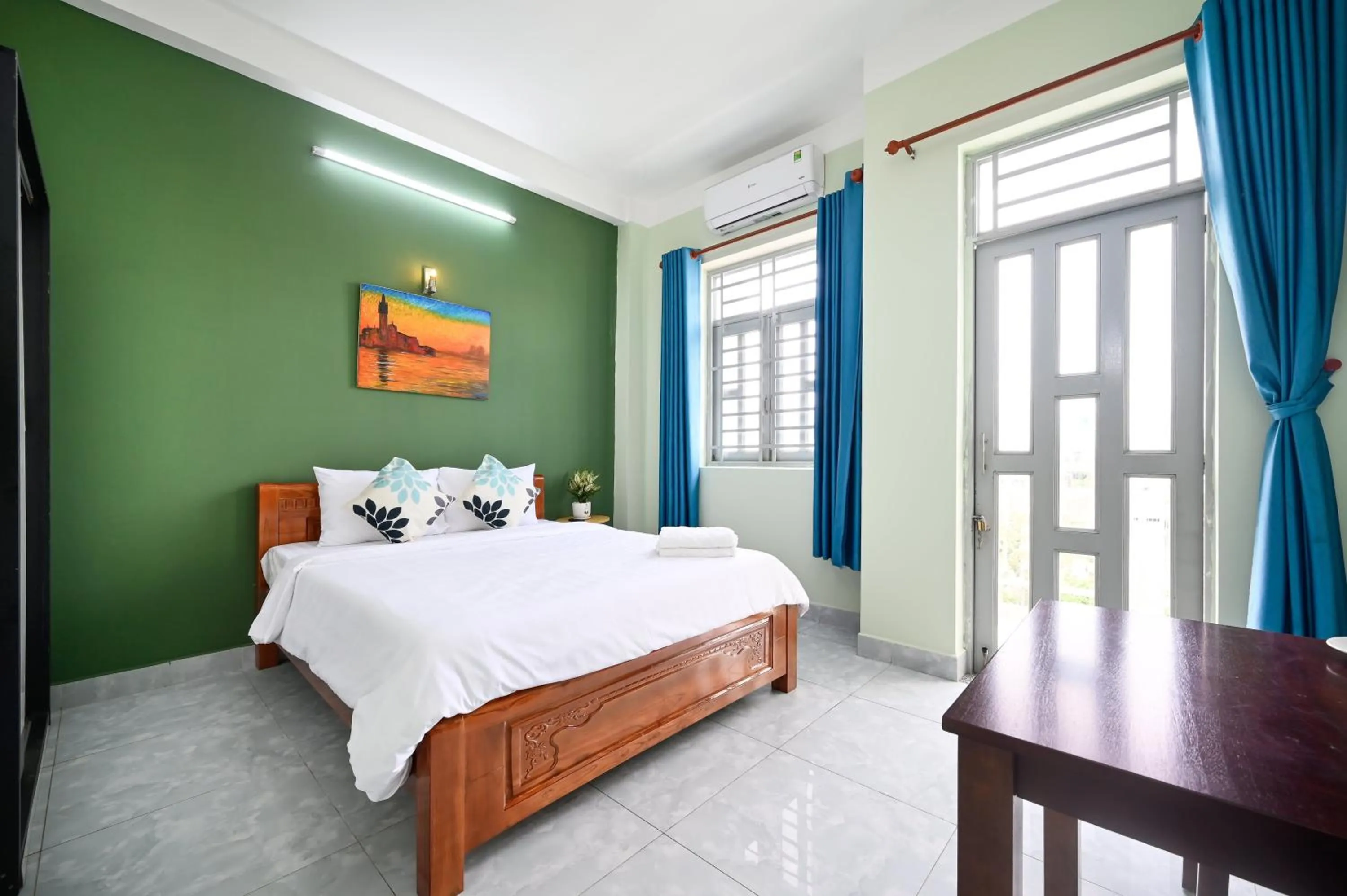 Photo of the whole room, Bed in Montana Hotel & Aparment Saigon Airport