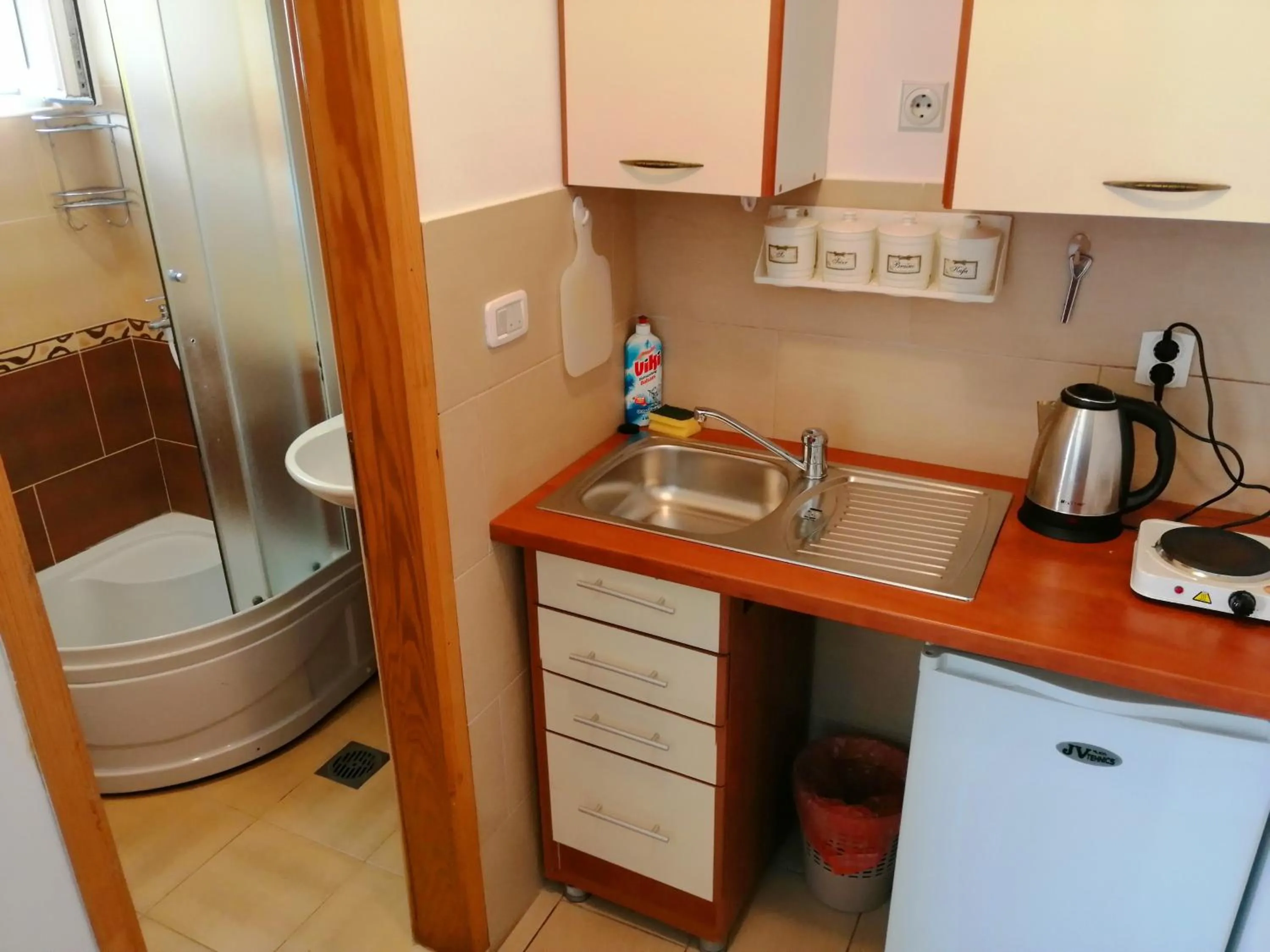 Kitchen or kitchenette in Mirko Apartments Budva