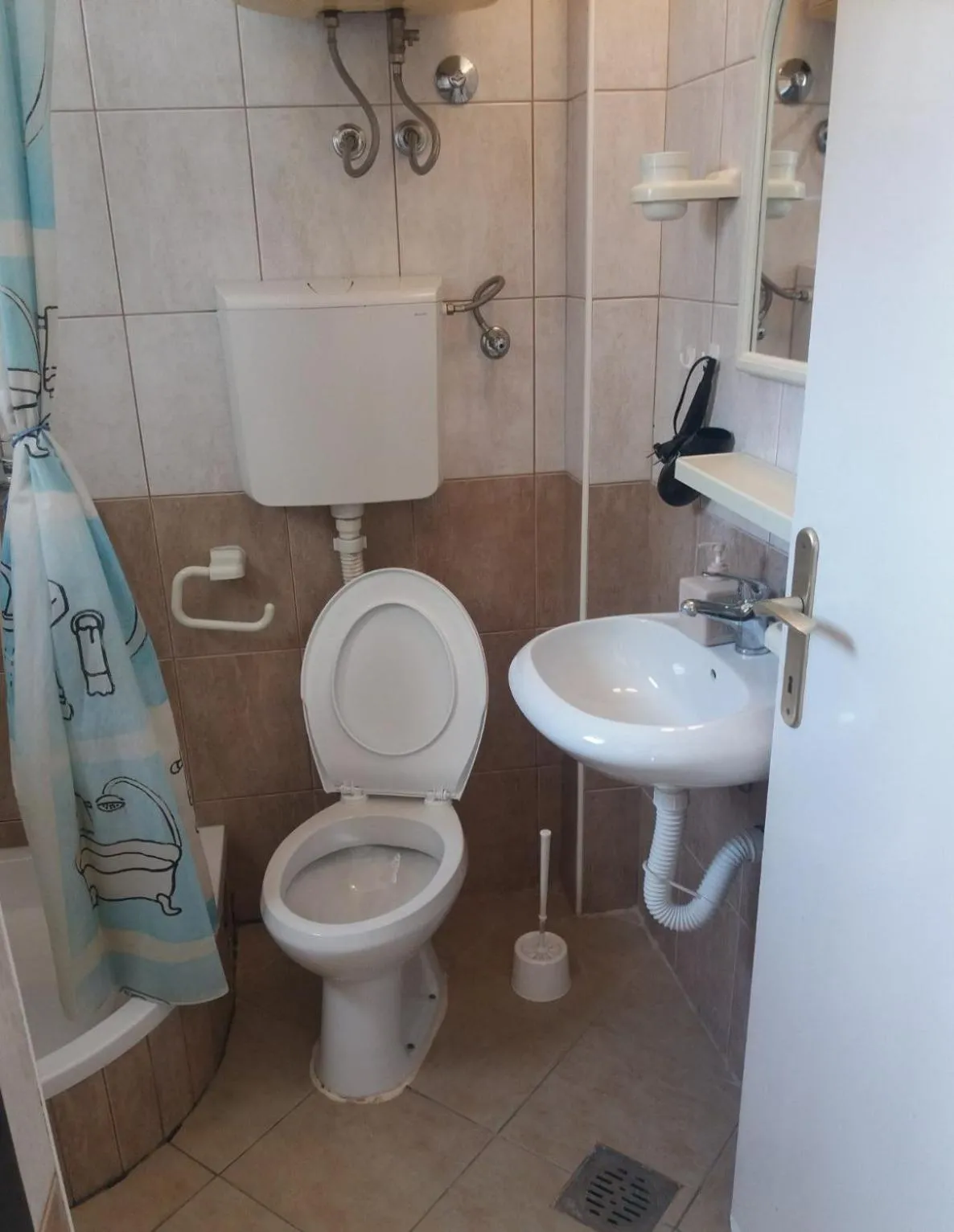 Shower in Mirko Apartments Budva