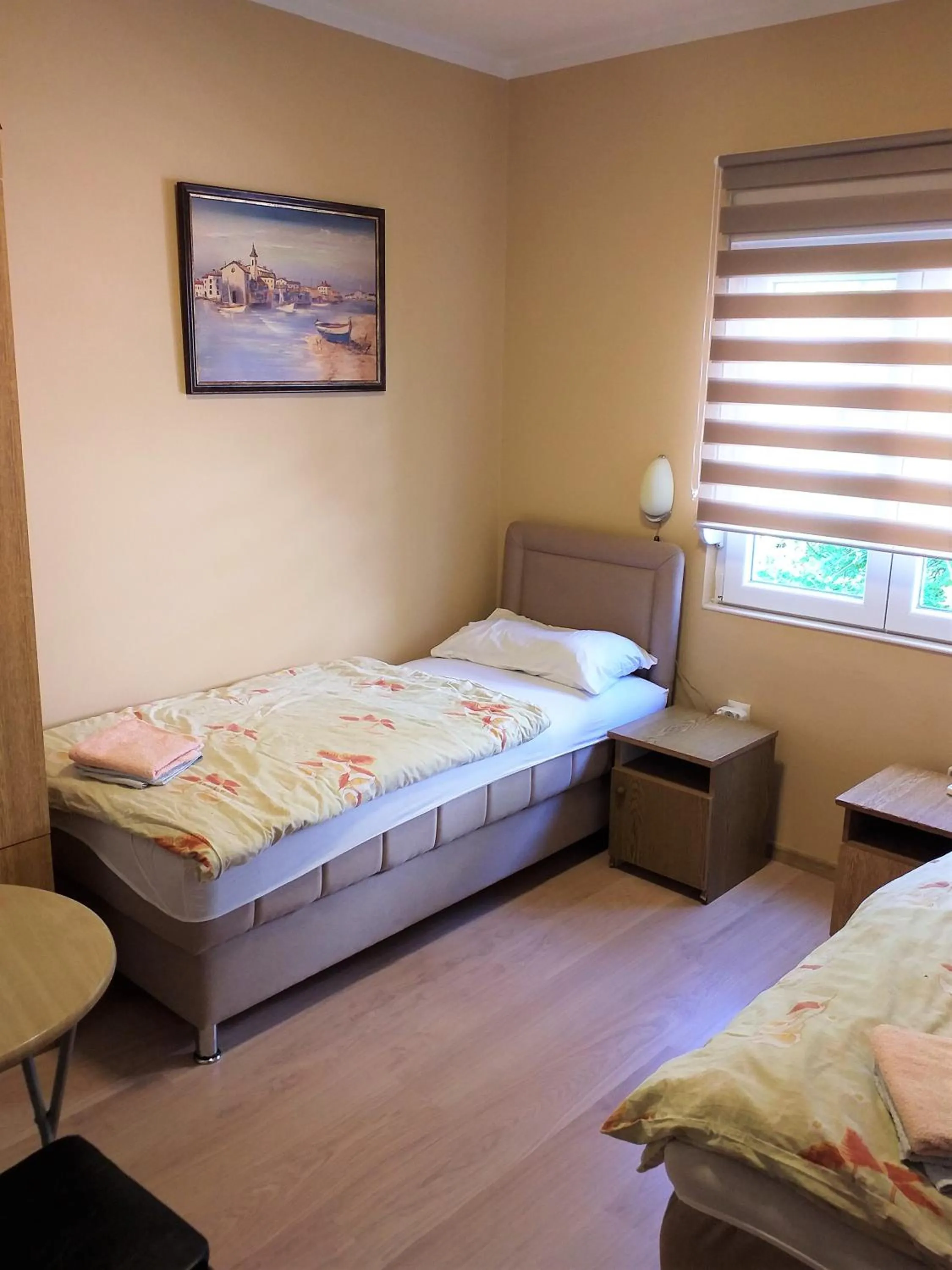 Bed in Mirko Apartments Budva