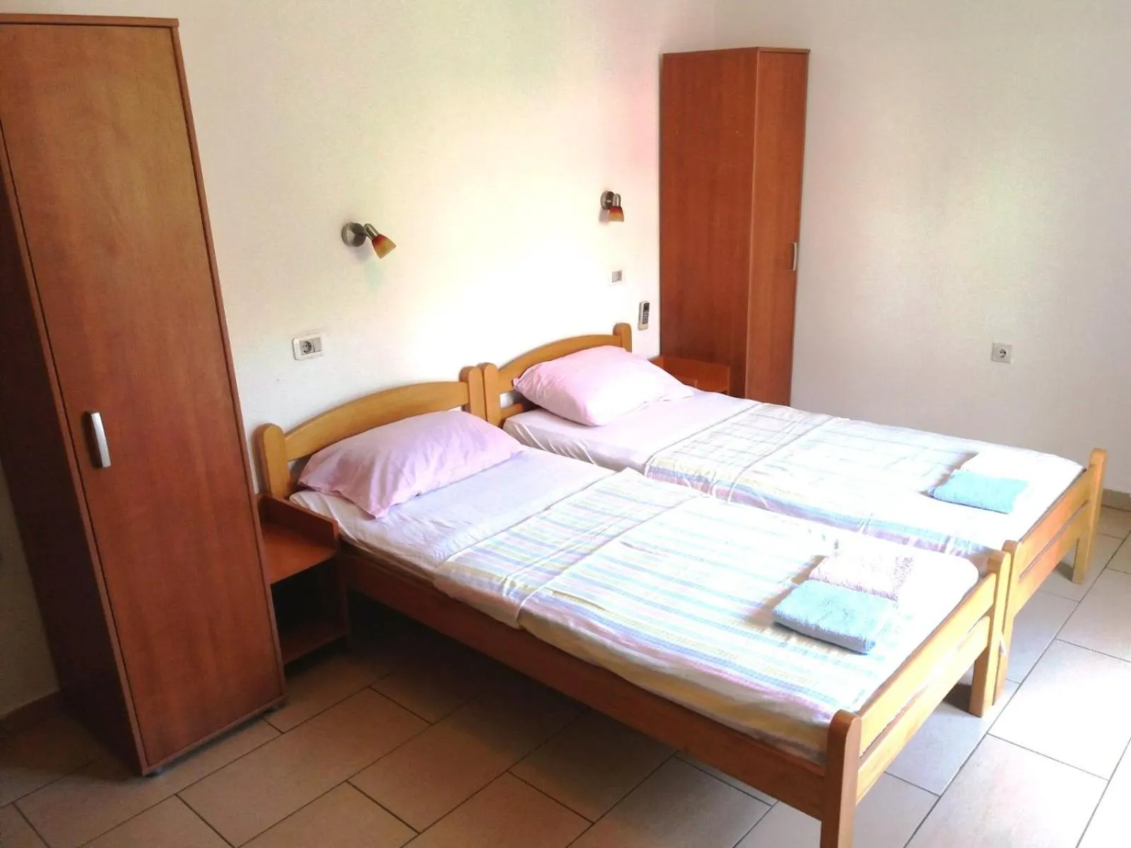Bed in Mirko Apartments Budva