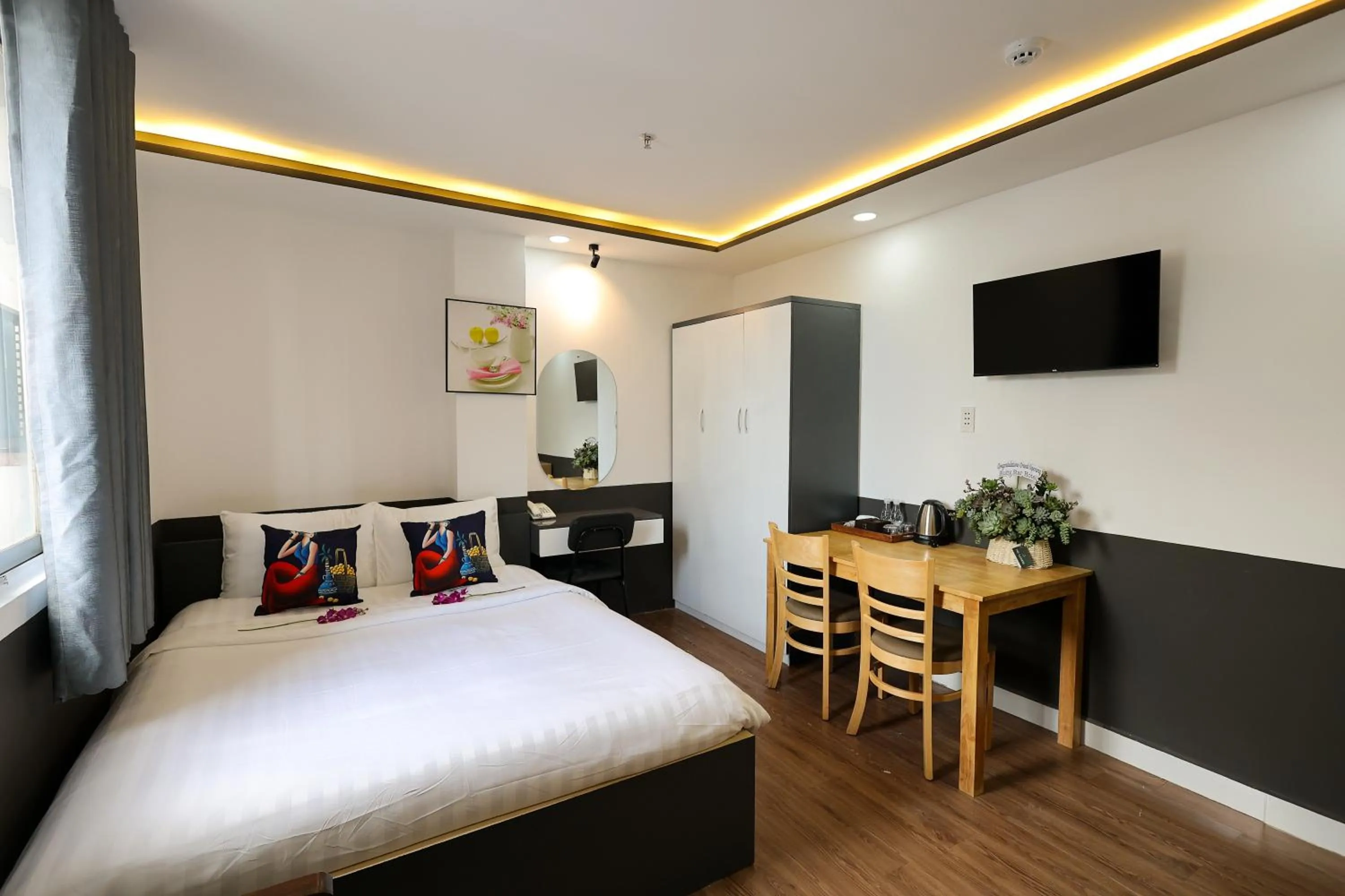 Bed in Ruby Star Hotel Nam Quoc Cang
