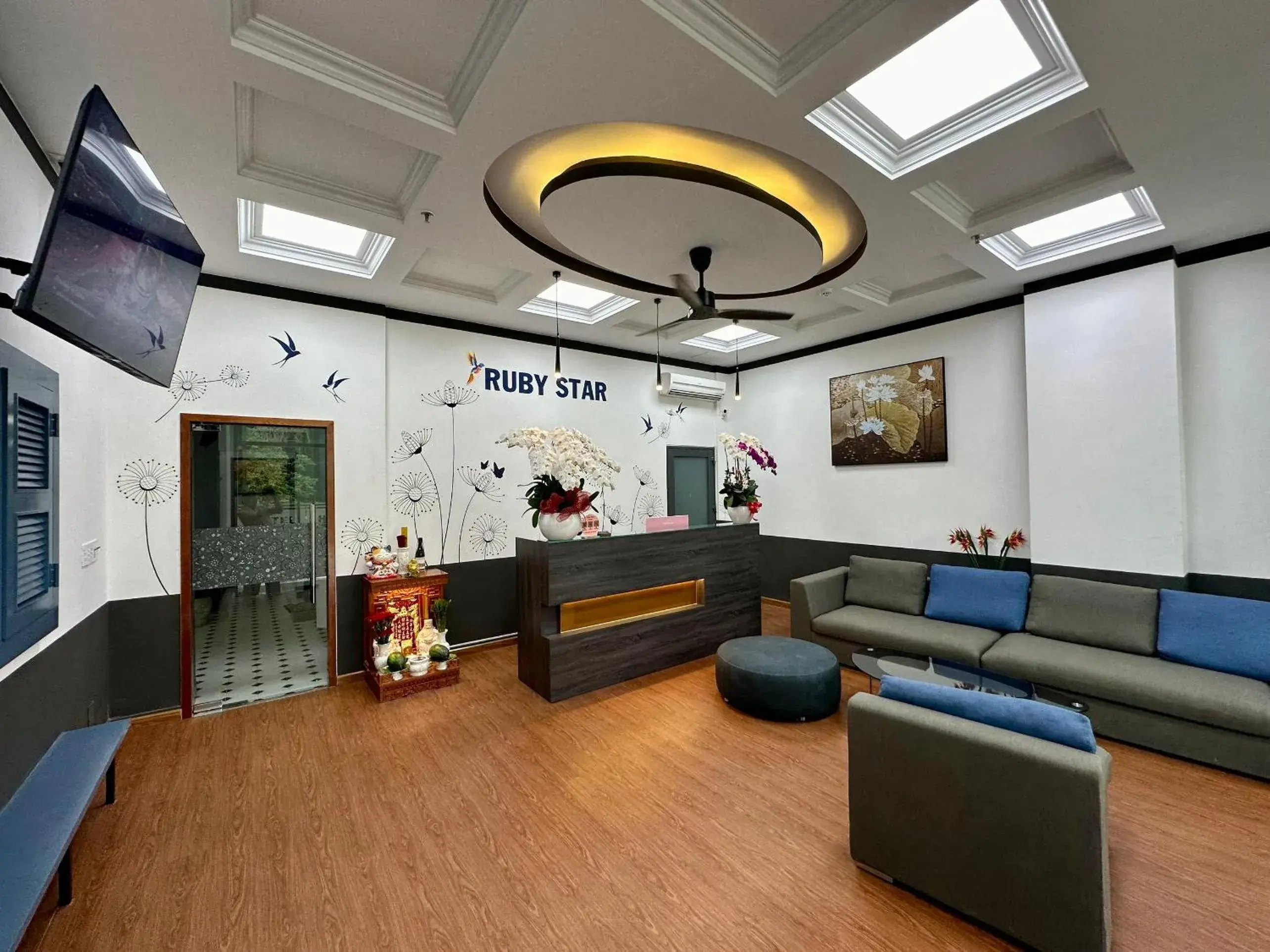 Property building in Ruby Star Hotel Nam Quoc Cang Property building in Ruby Star Hotel Nam Quoc Cang