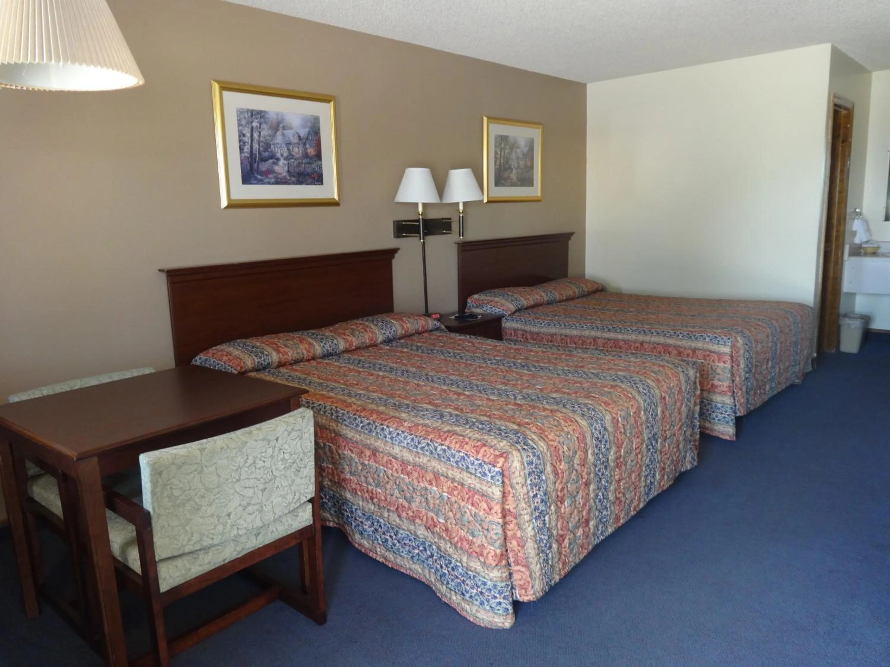 Bedroom, Bed in National 9 Inn