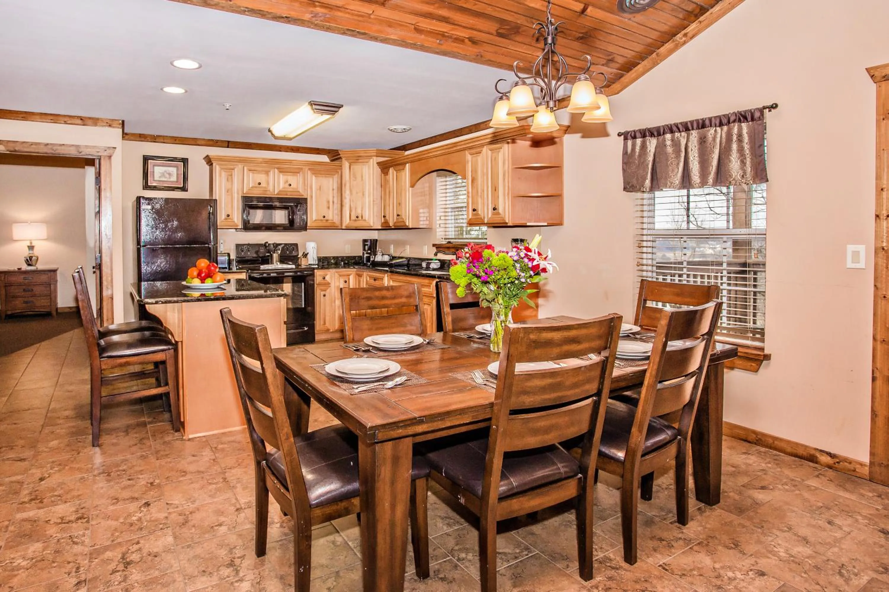 Kitchen or kitchenette in The Lodges of the Great Smoky Mountains