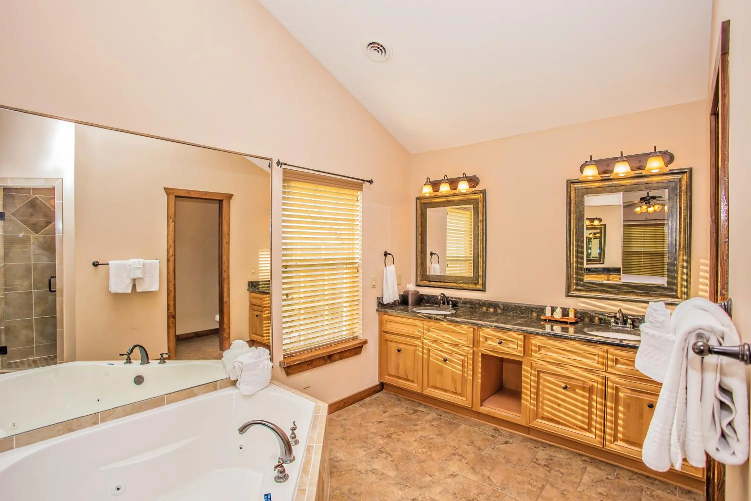 Bathroom in The Lodges of the Great Smoky Mountains