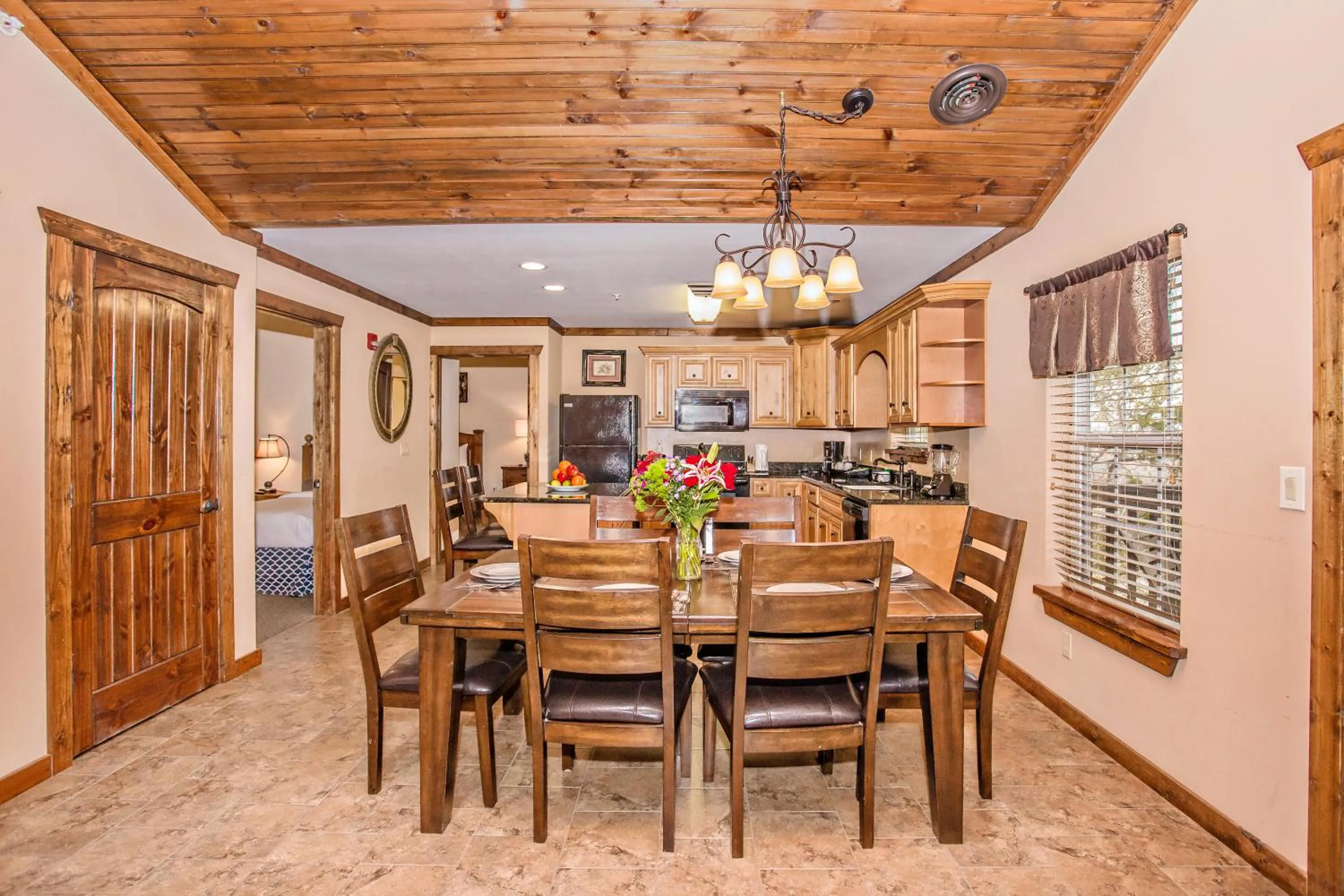 Kitchen or kitchenette in The Lodges of the Great Smoky Mountains