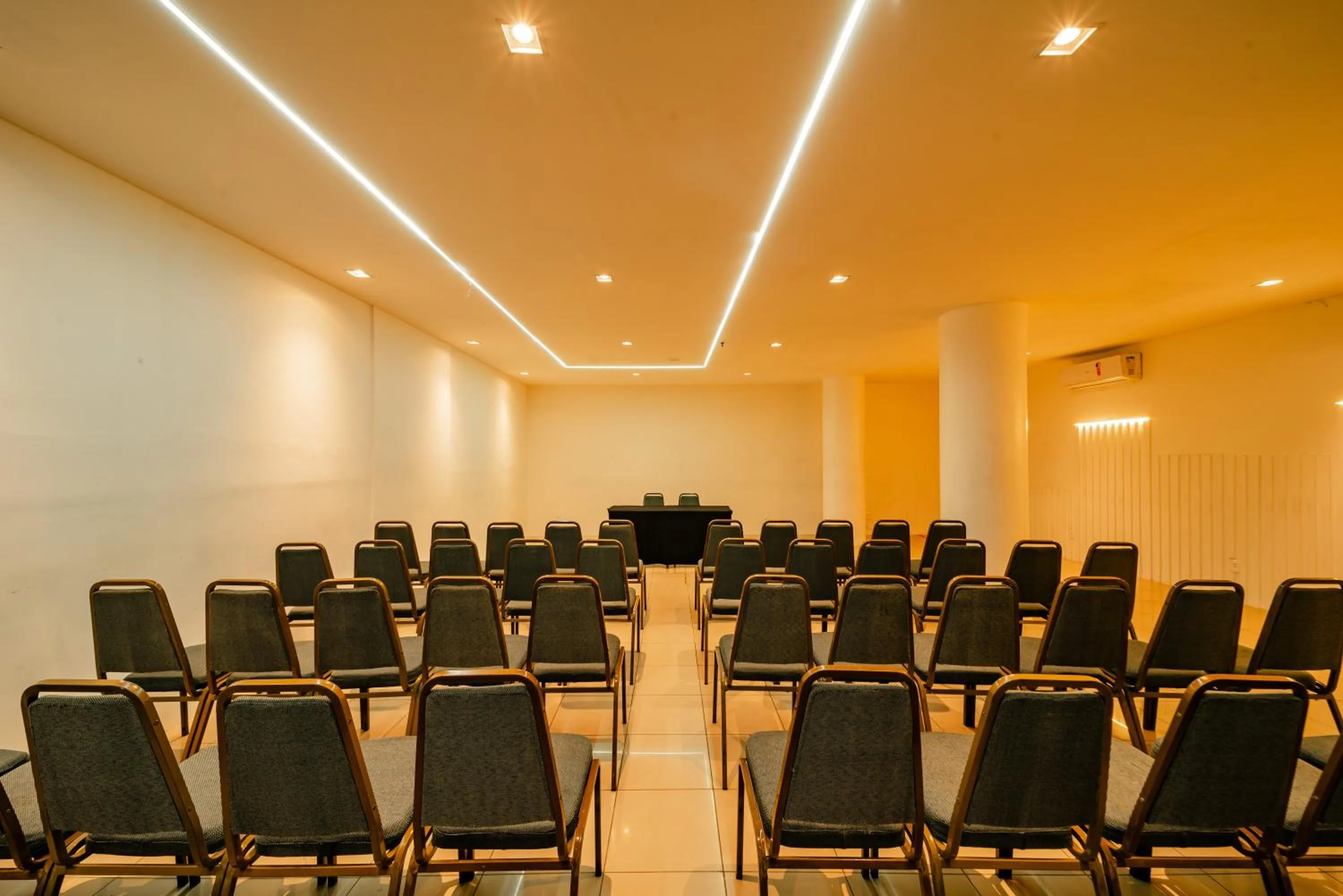 Business facilities in Oasis Imperial & Fortaleza