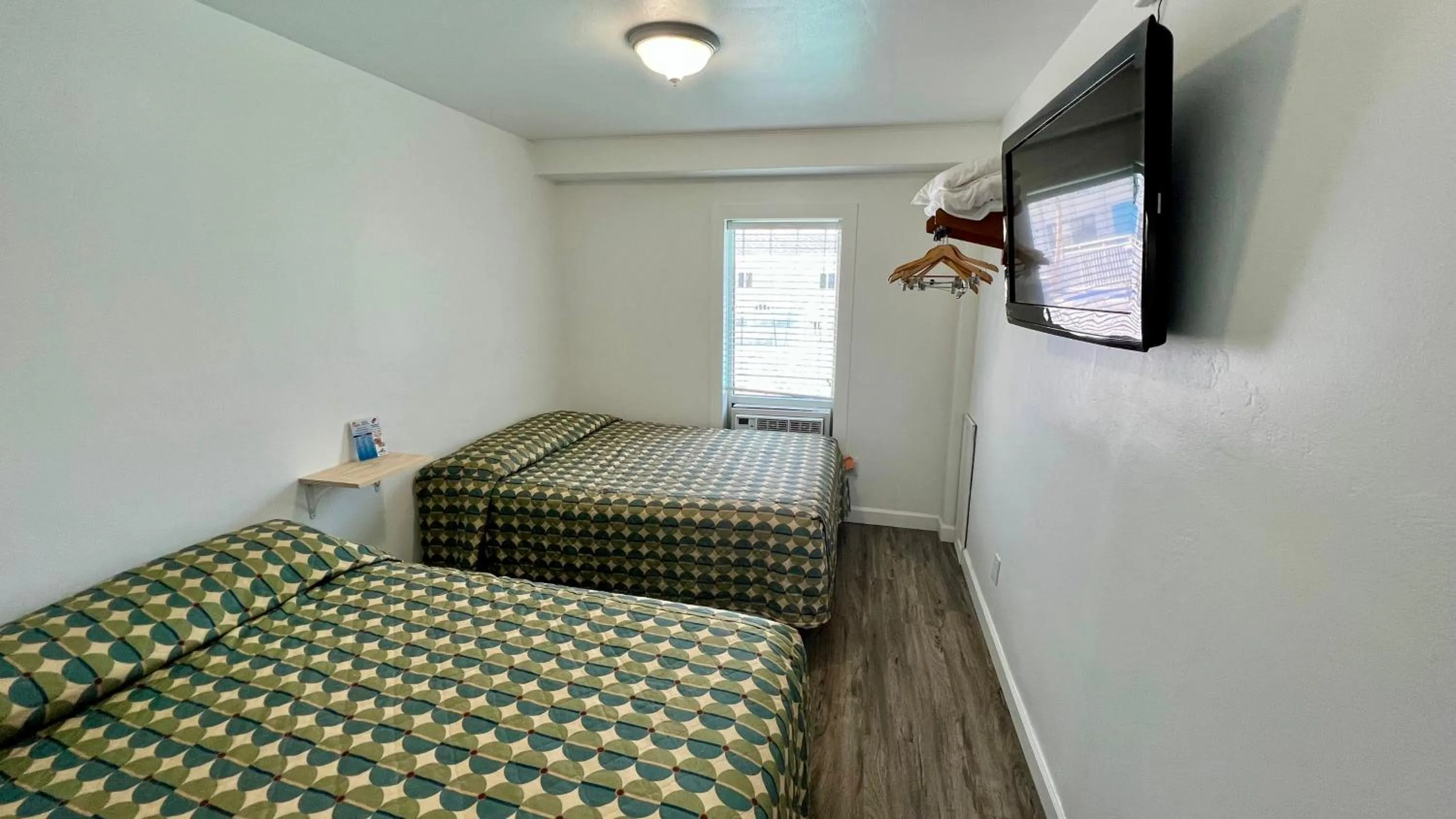 Bedroom, Bed in Riviera Resort & Suites