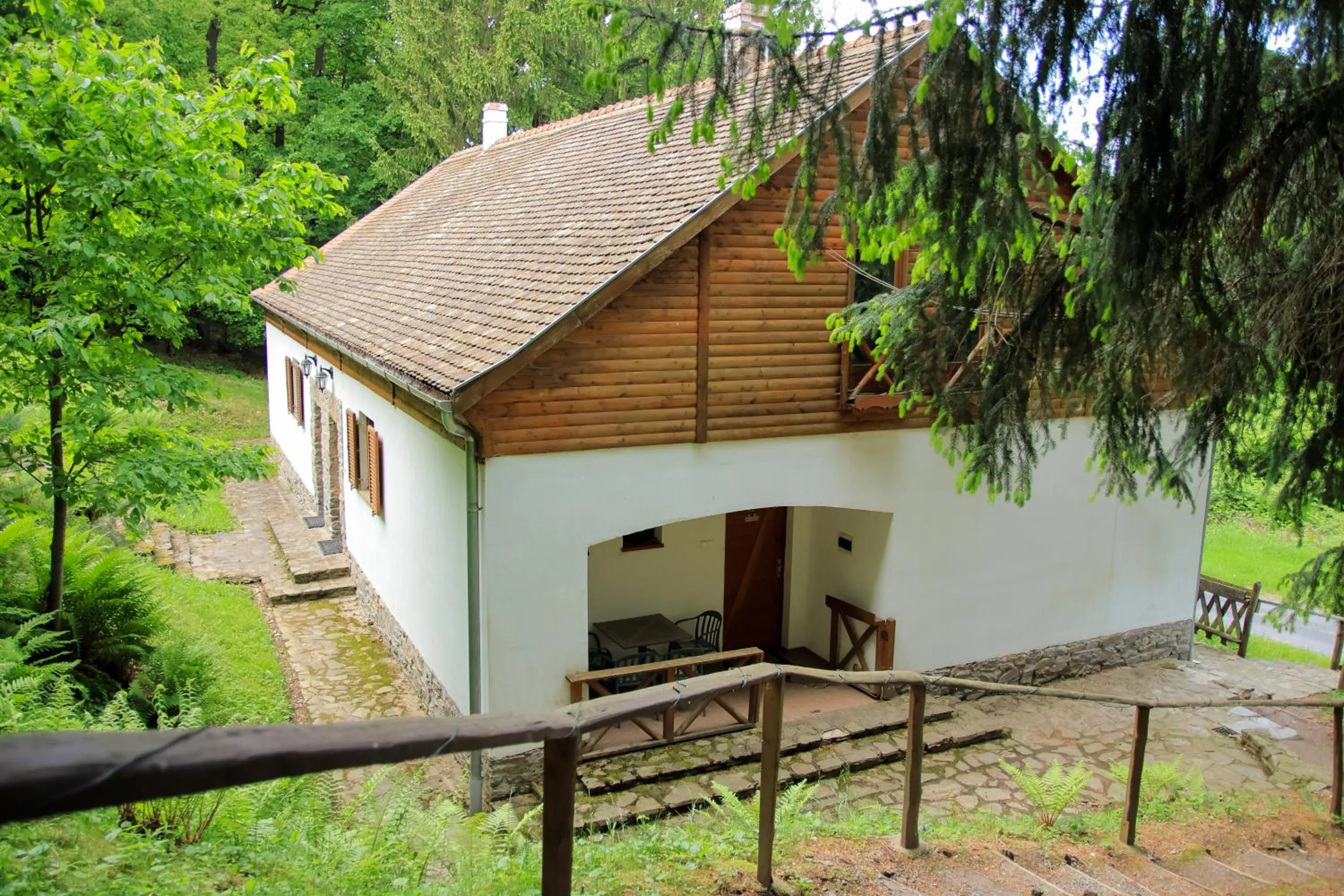 Keresztkúti Erdei Pihenőhely
