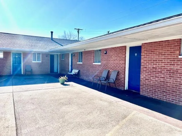 Property building in Travelers Inn Olney