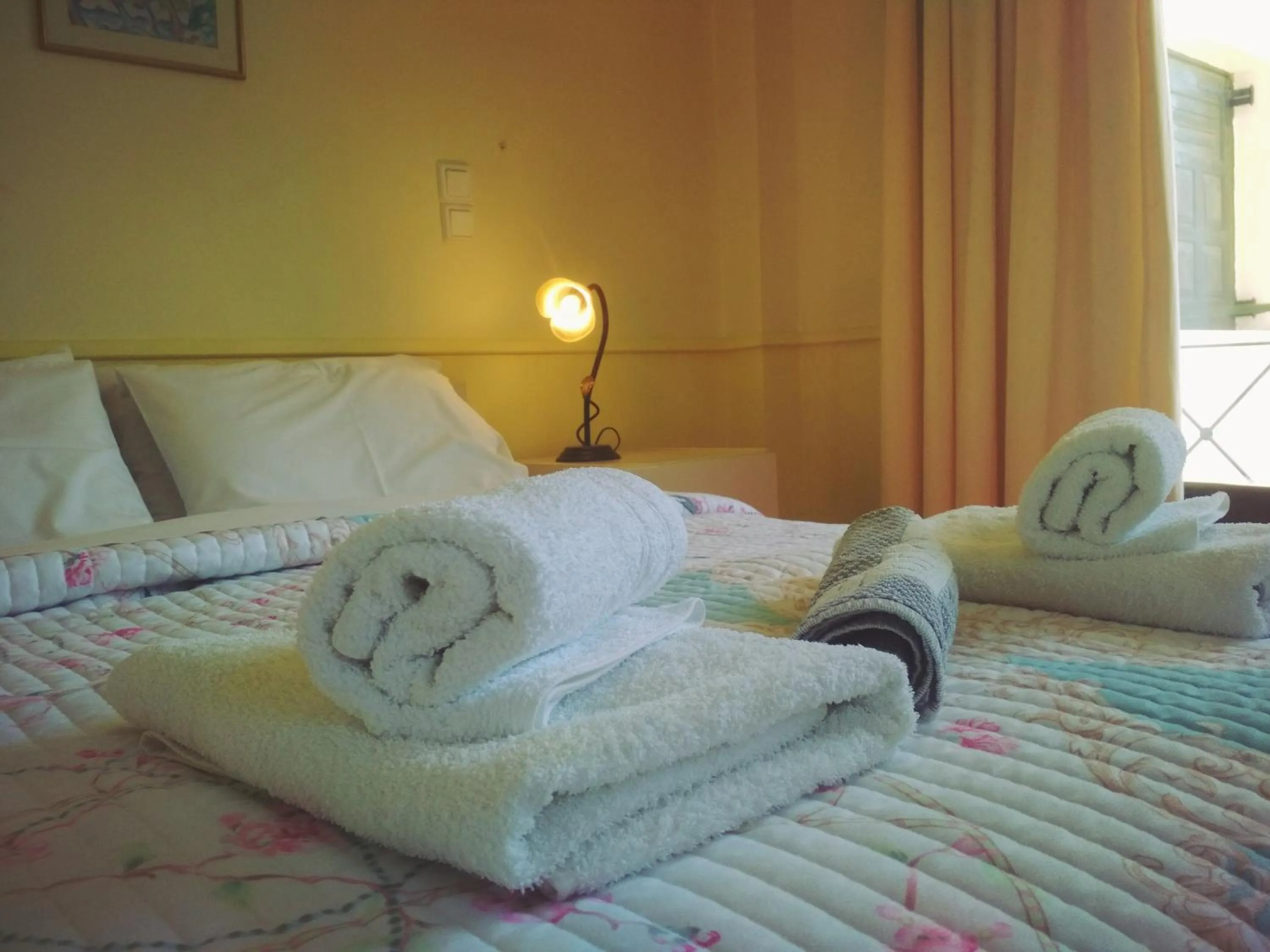 Bed in Rent Rooms Alexiou