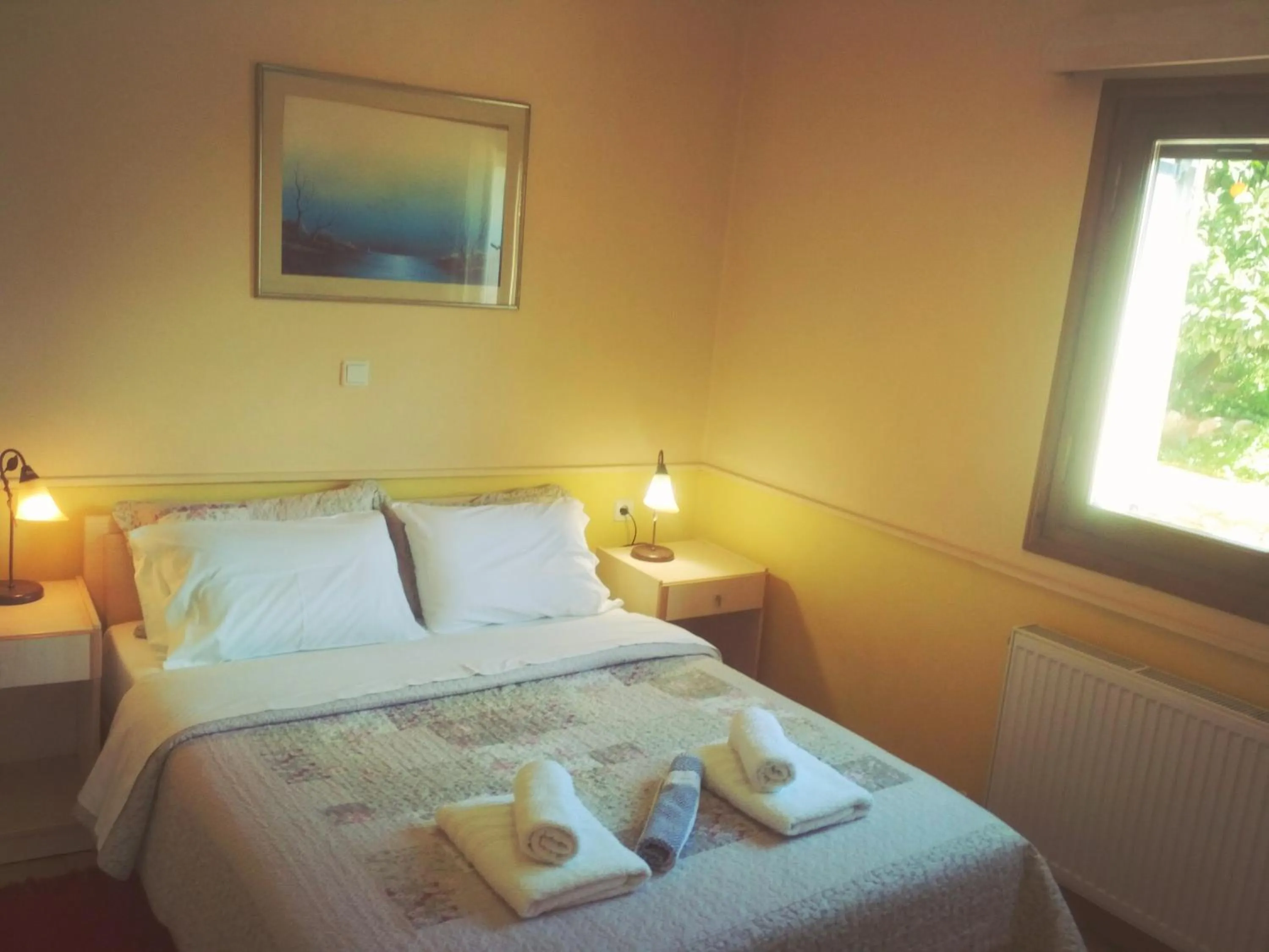 Bed in Rent Rooms Alexiou