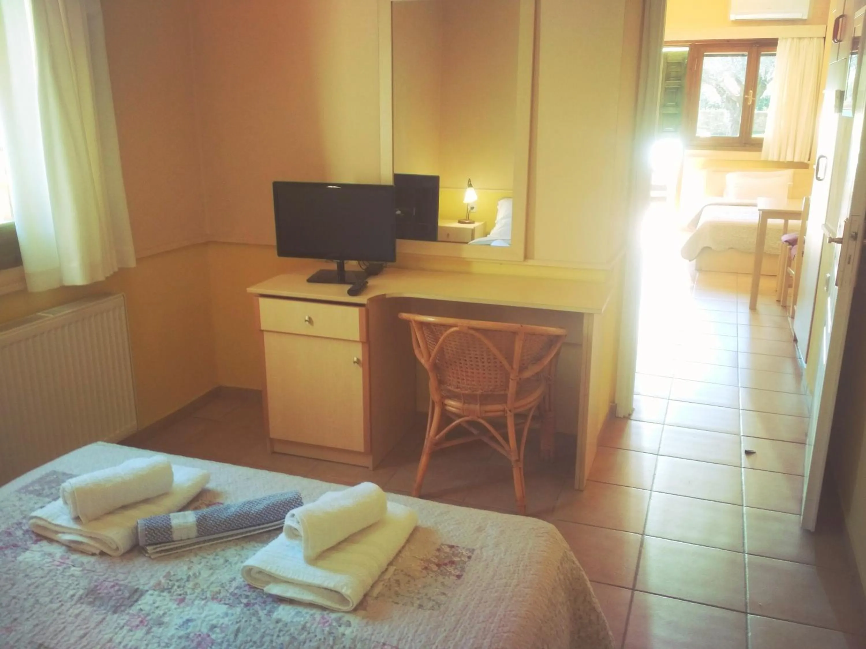 Bed in Rent Rooms Alexiou