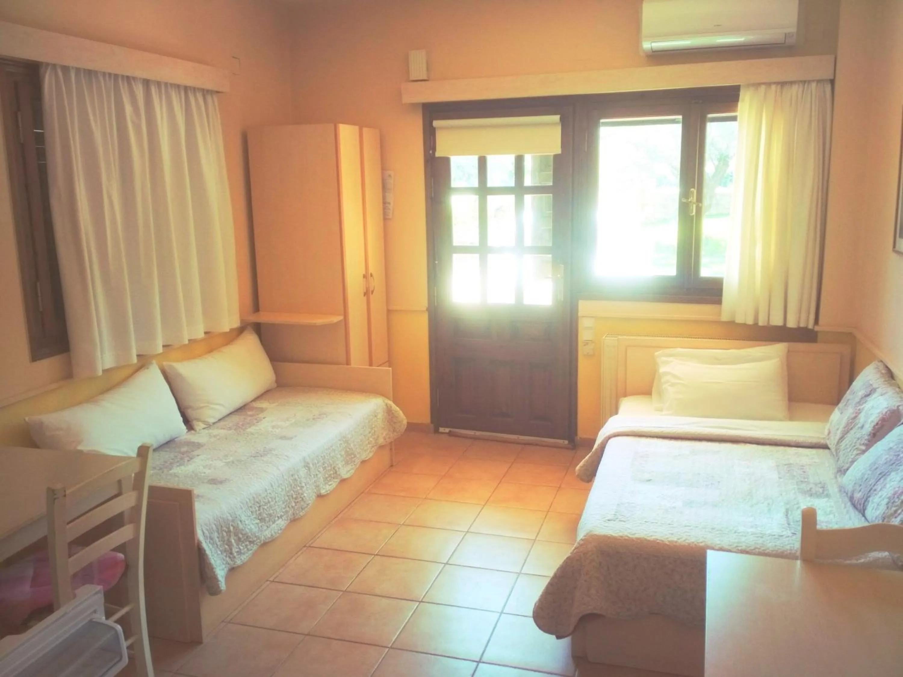 Bed in Rent Rooms Alexiou