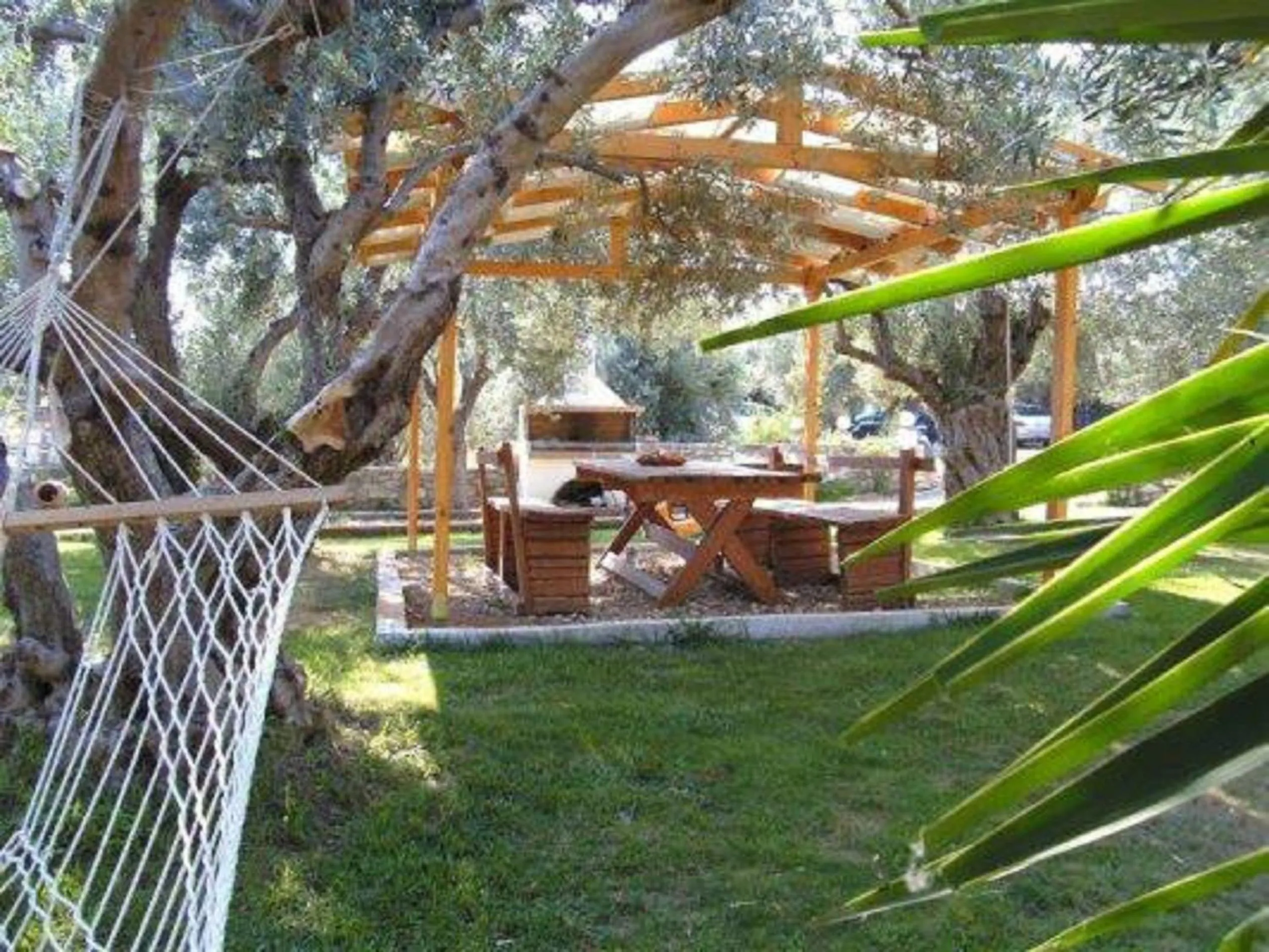 Rent Rooms Alexiou