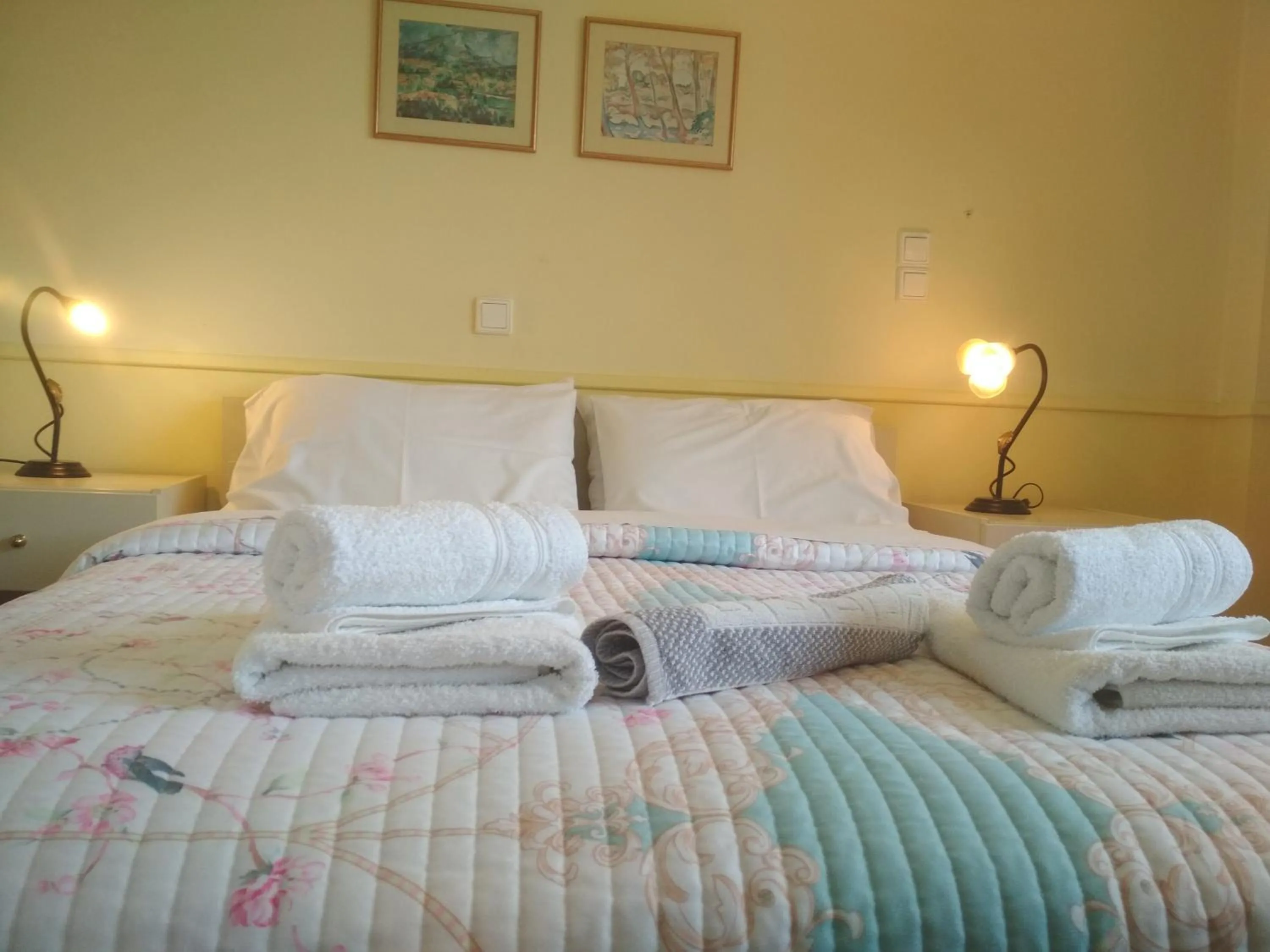 Bed in Rent Rooms Alexiou