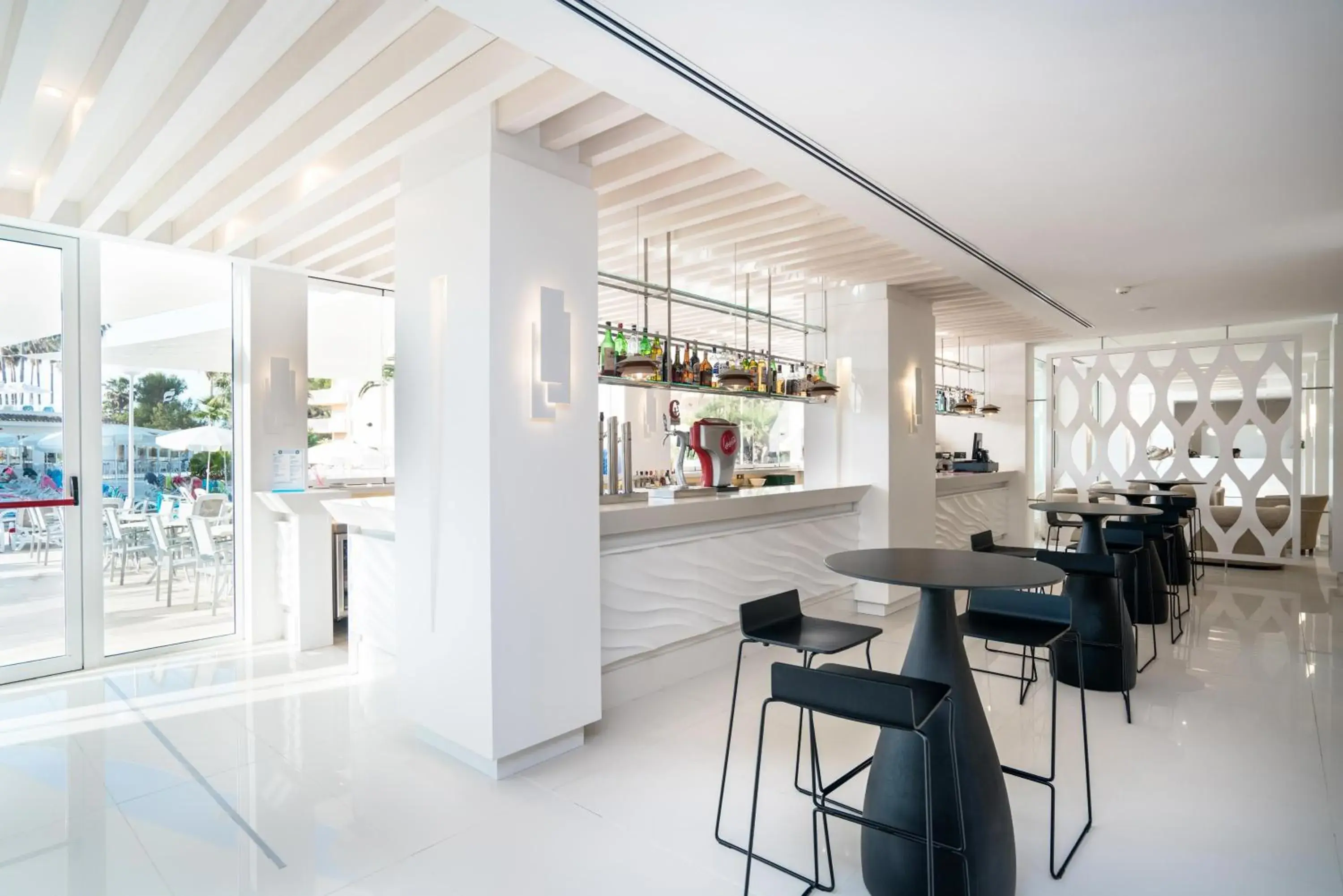 Lounge or bar in THB Sa Coma Platja Lounge or bar in THB Sa Coma Platja